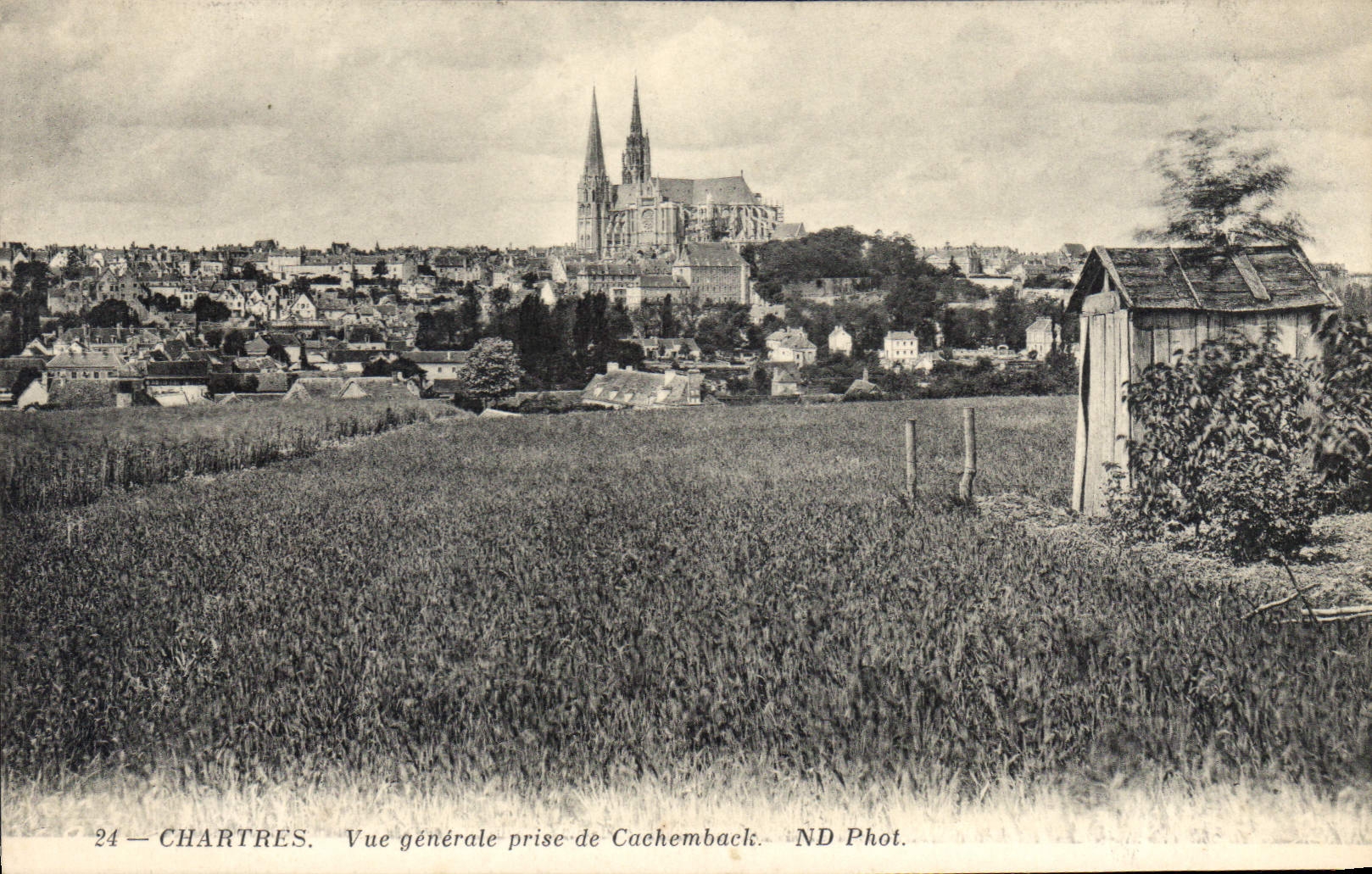 CPA Chartres Vue generale prise de Cachemback