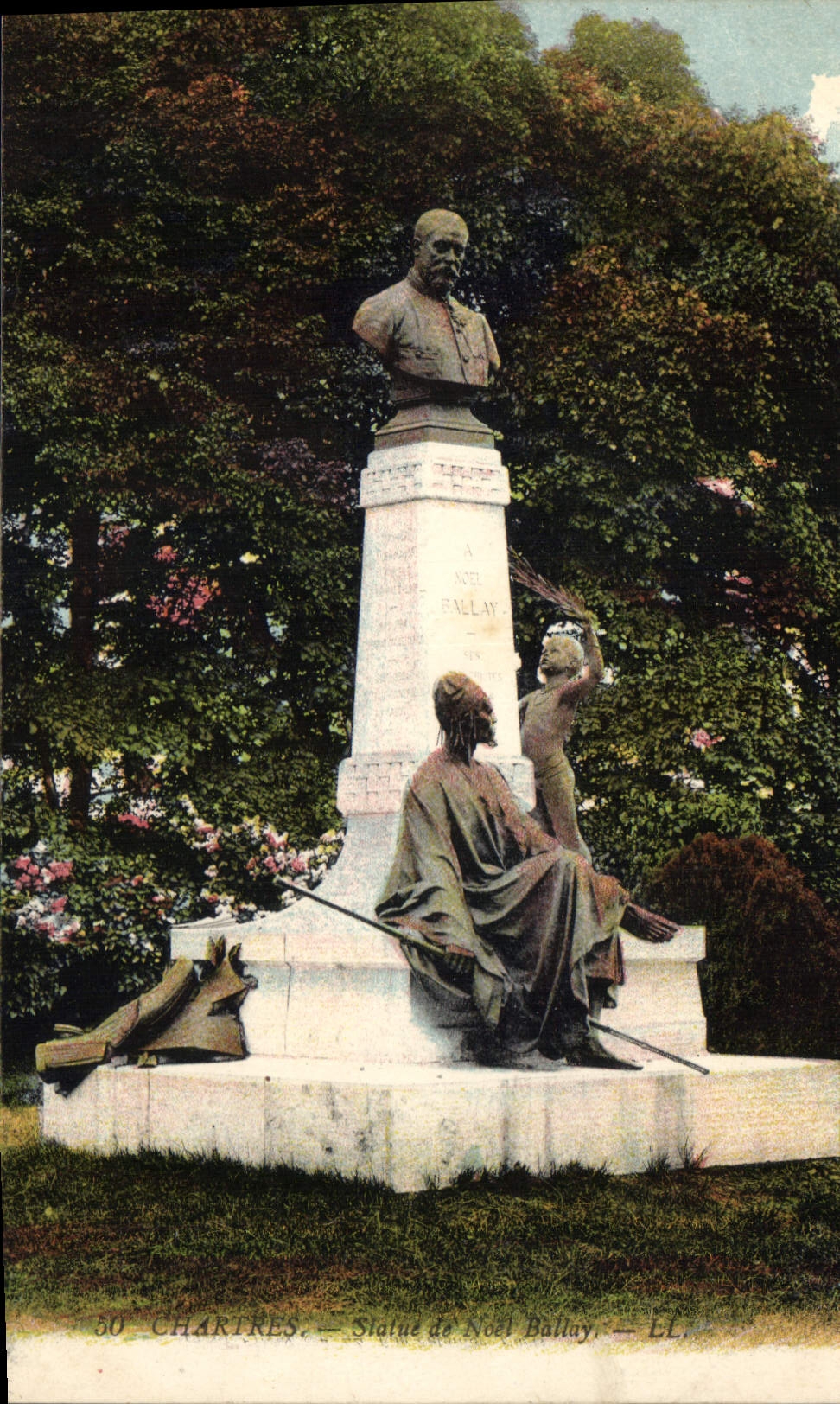 CPA Chartres Statue de Noel Batiny