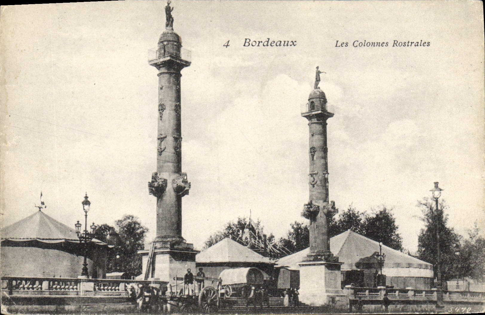 CPA Bordeaux Les Colonnes Rostrales