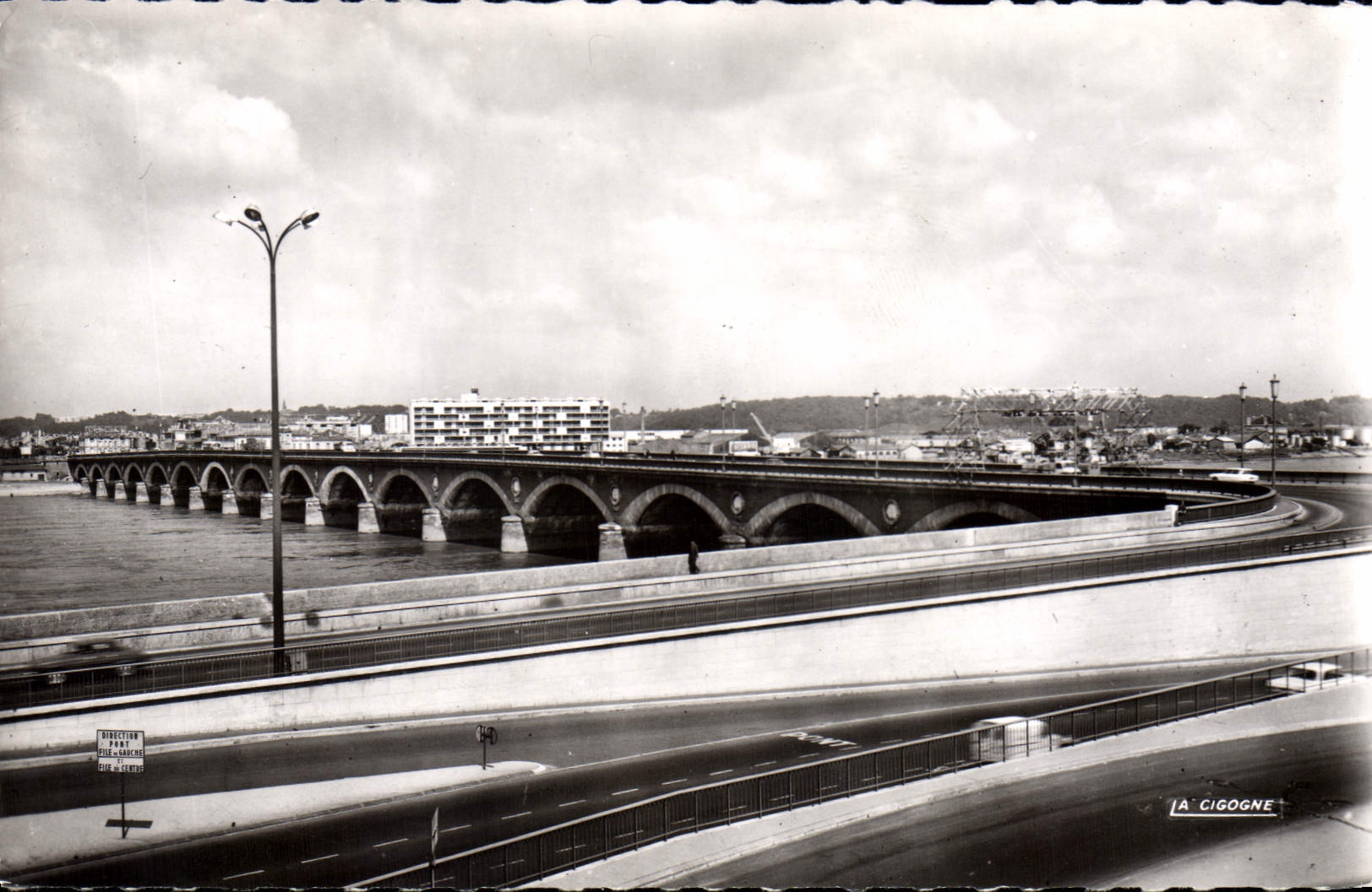 CPM Bordeaux Le Pont de Pierre