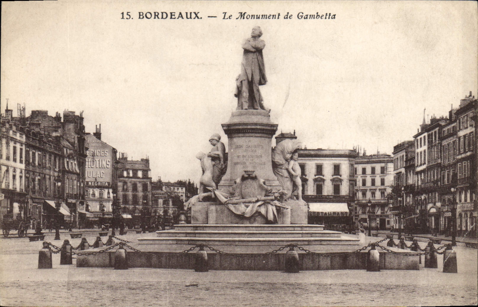 CPA Bordeaux Le Monument de Gambella