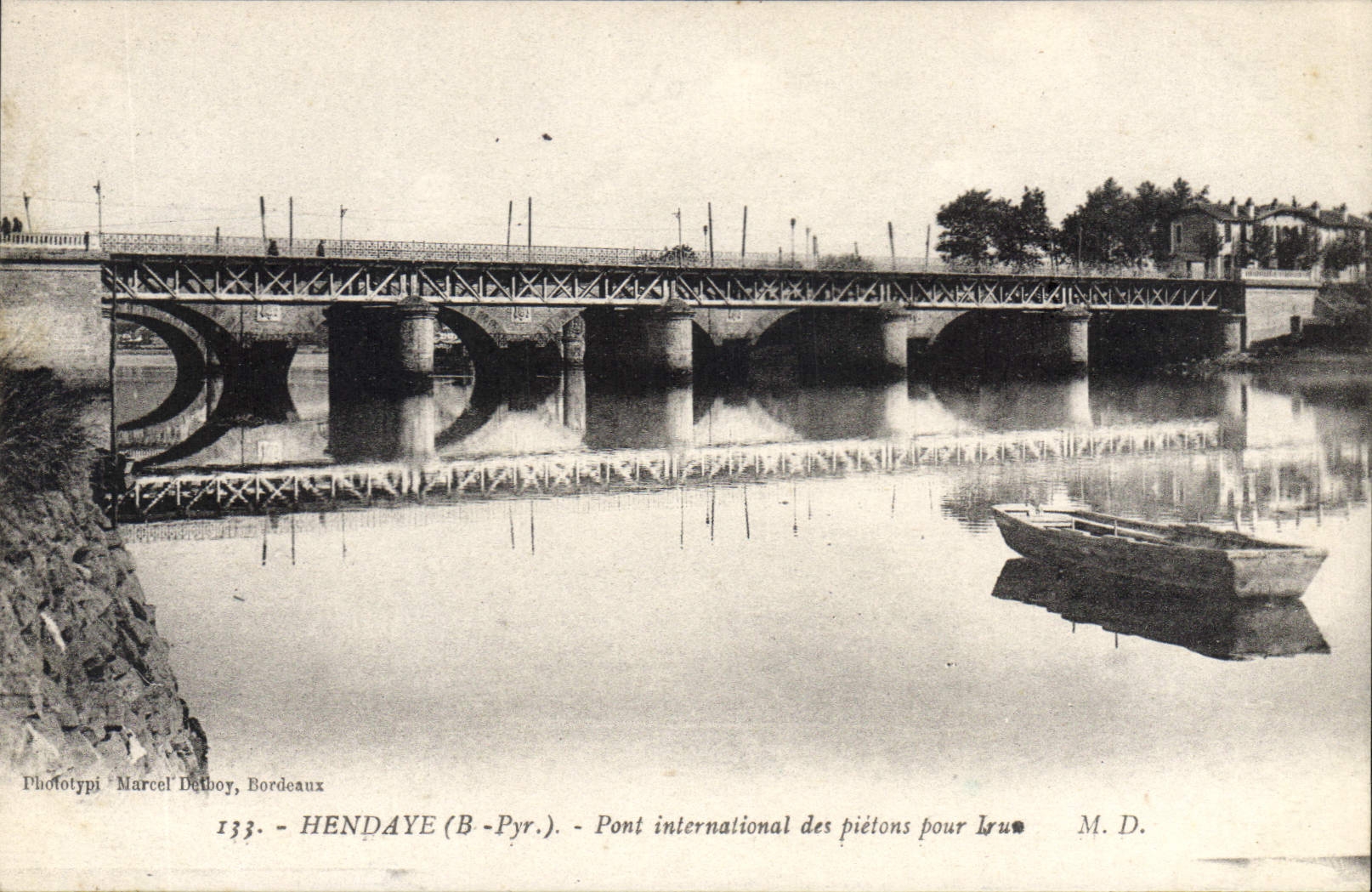 CPA Hendaye Pont international des pietons pour Irus