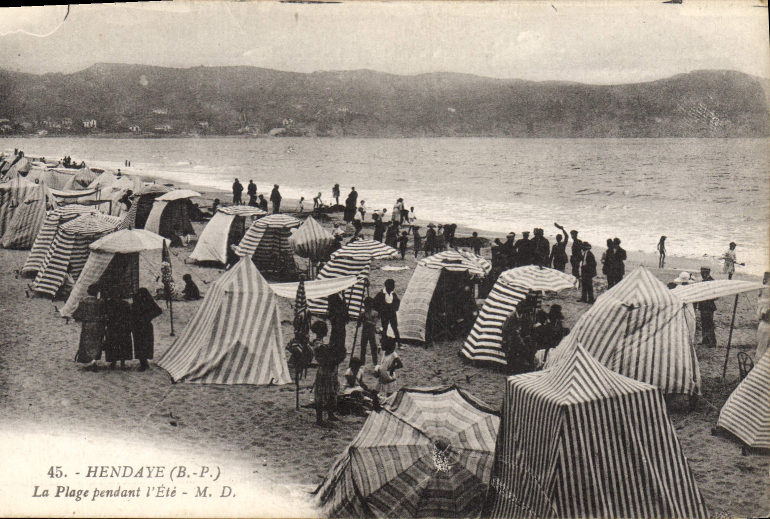 CPA Hendaye La Plage pendant l'Ete