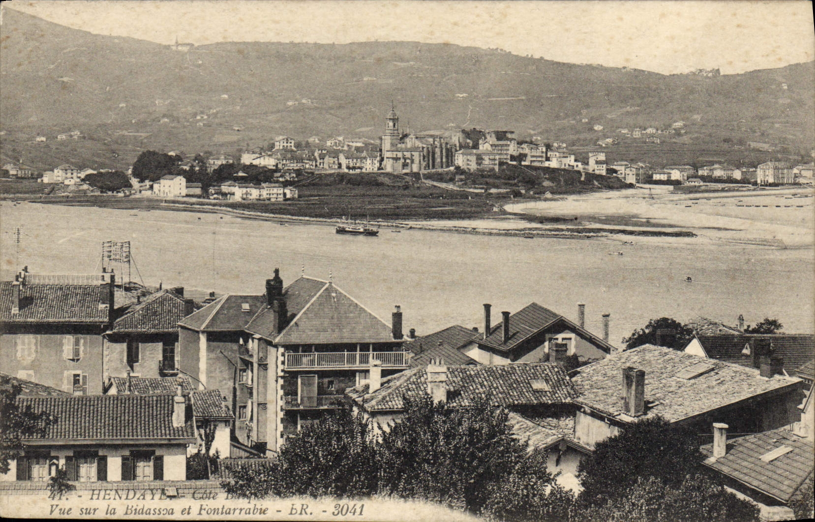 CPA Hendaye Vue sur la Bidassoa et Fontarrabie