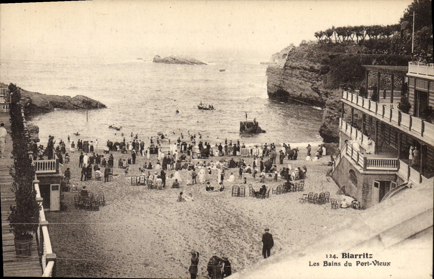 CPA Biarritz Les Bains du Port Vieux