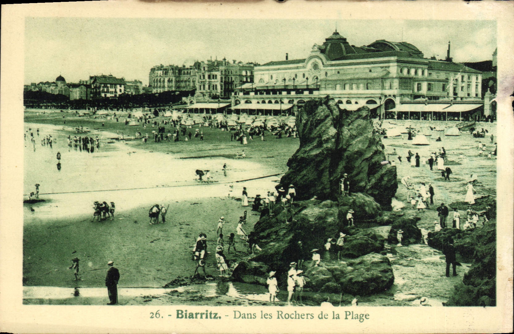 CPA Biarritz Sans les Rocher de la Plage