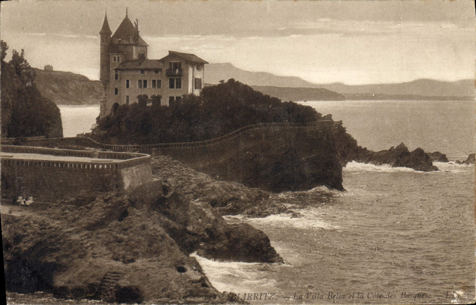 CPA Biarritz La Vierge et la Cote