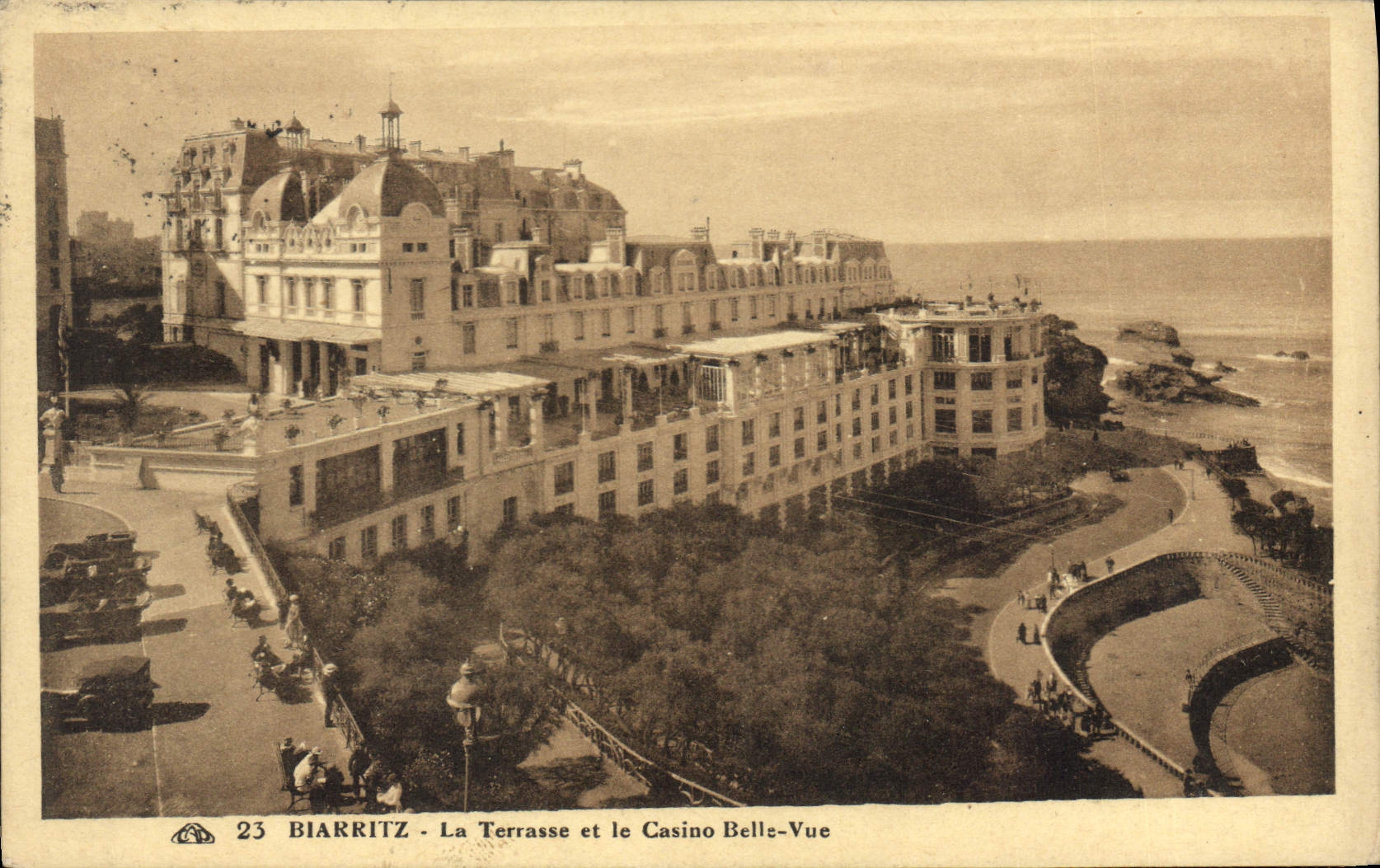 CPA Biarritz La Terrasse et le Casino Belle Vue