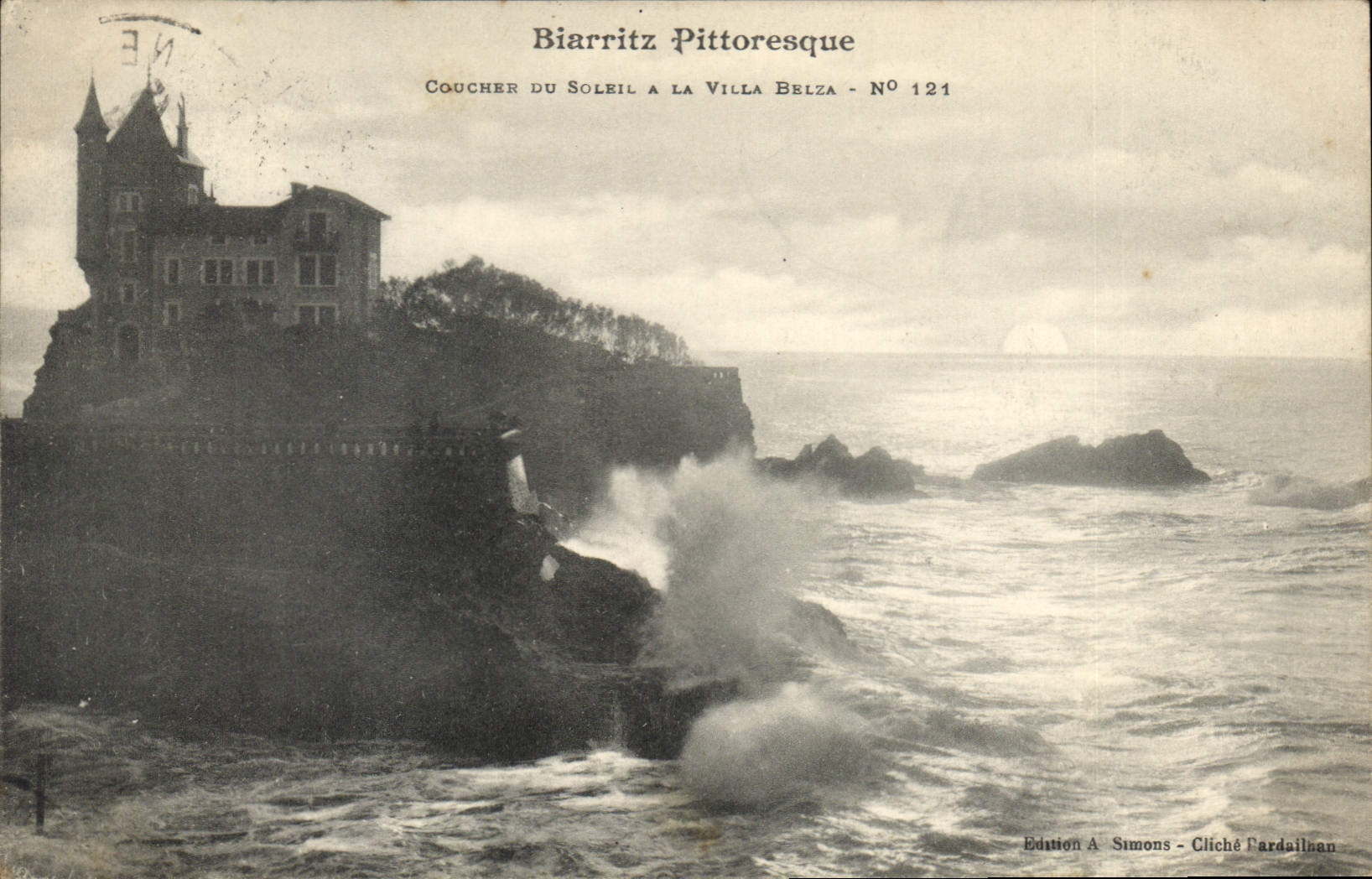 CPA Biarritz Pittoresque Coucher du Soleil a la Villa Belza