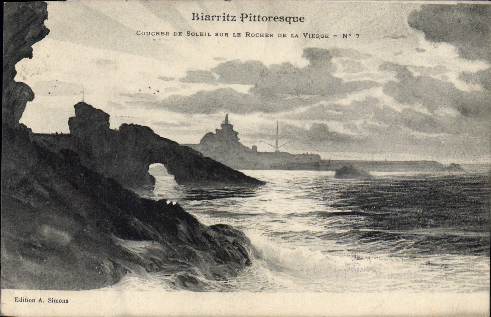 CPA Biarritz Pittoresque Coucher de soleil sur le Rocher de la Vierge