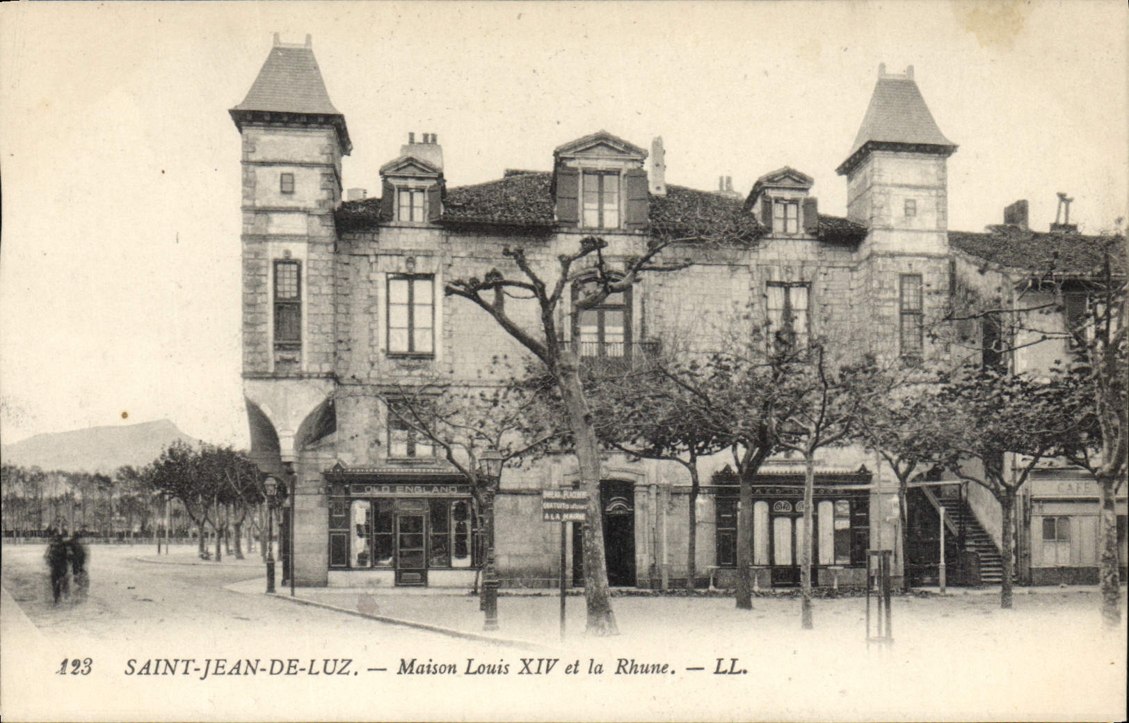 CPA Saint Jean de Luz Maison Louis XIV et la Rhune