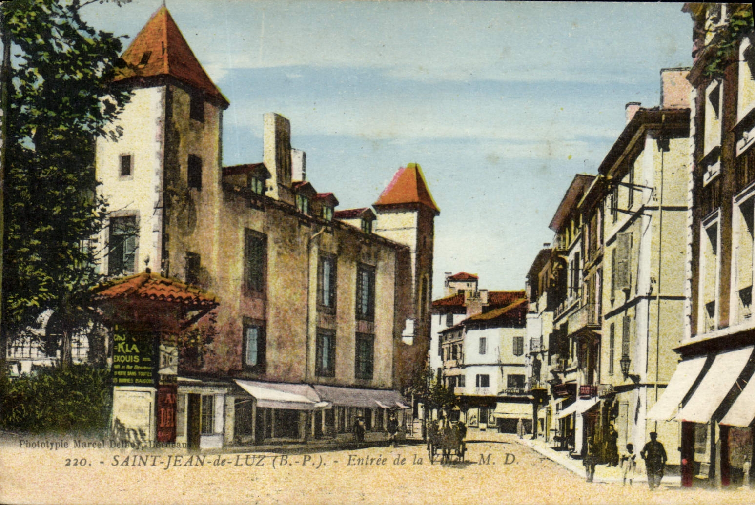 CPA Saint Jean de Luz Entree de la Palais