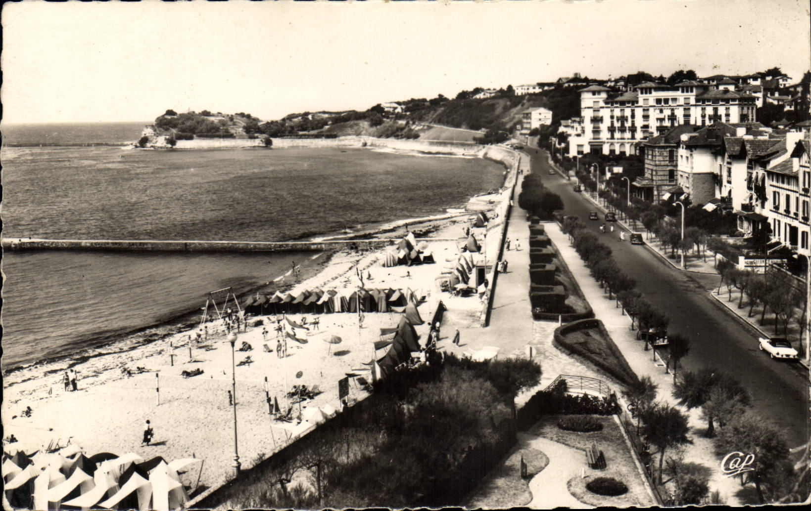 CPM Saint Jean de Luz La Plage et la Pointe Ste Barbe