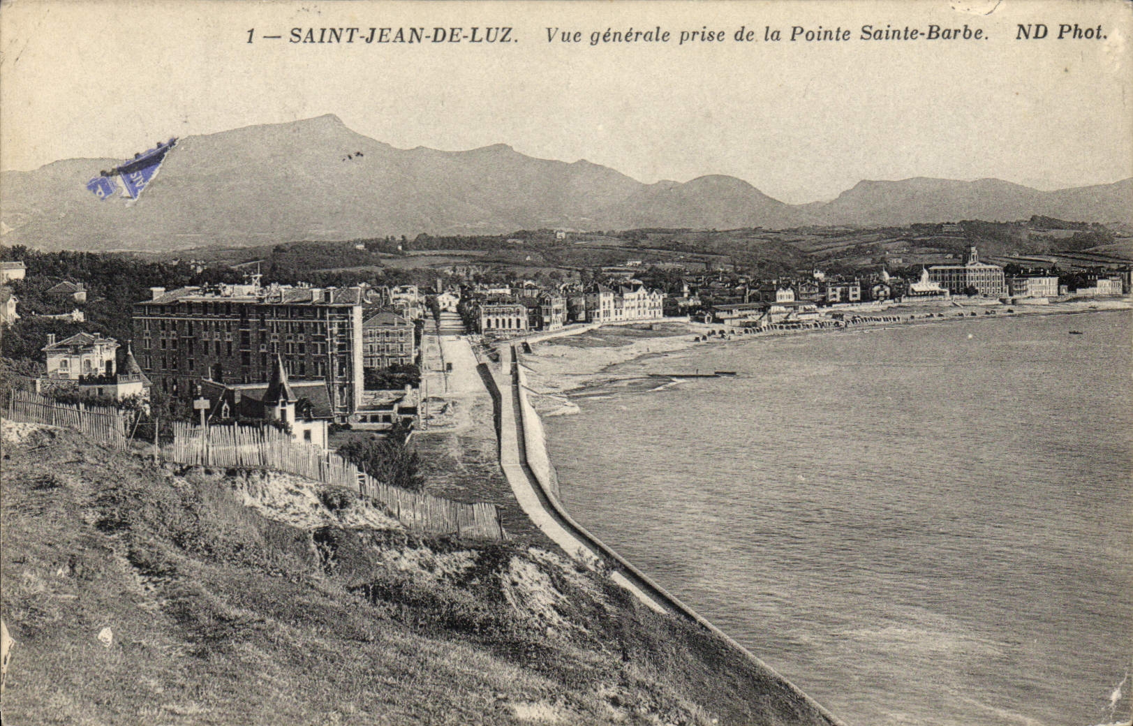 CPA Saint Jean de Luz Vue generale prise de la Pointe Sainte Barbe