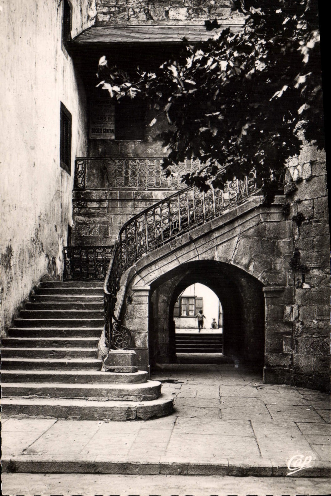 CPM Saint Jean de Luz Escalier de l'Eglise