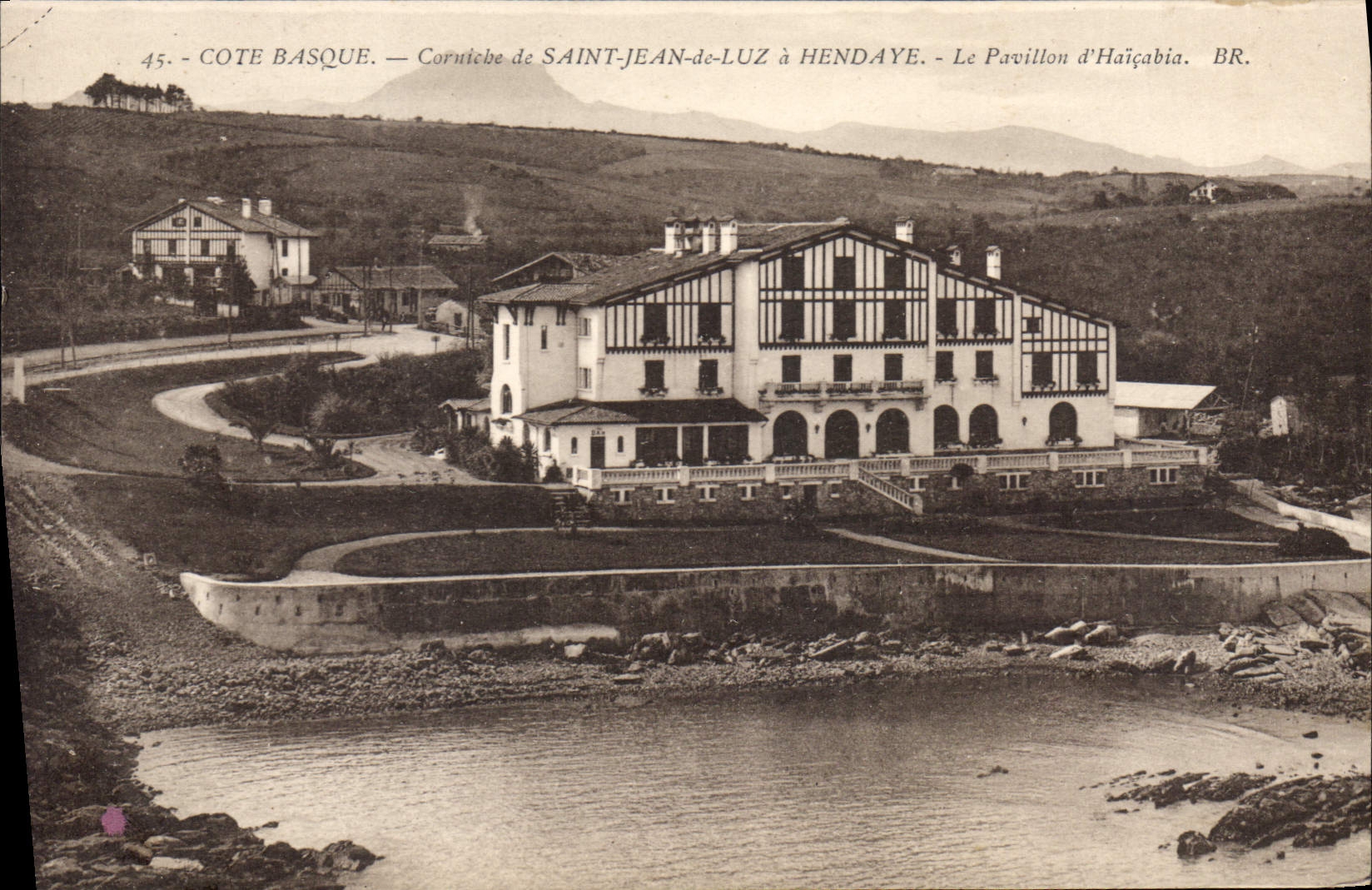 CPA Saint Jean de Luz Cote Basque Couiebe de Saint Jean de Luz a Hendaye Le Pavillon d'Haicabia