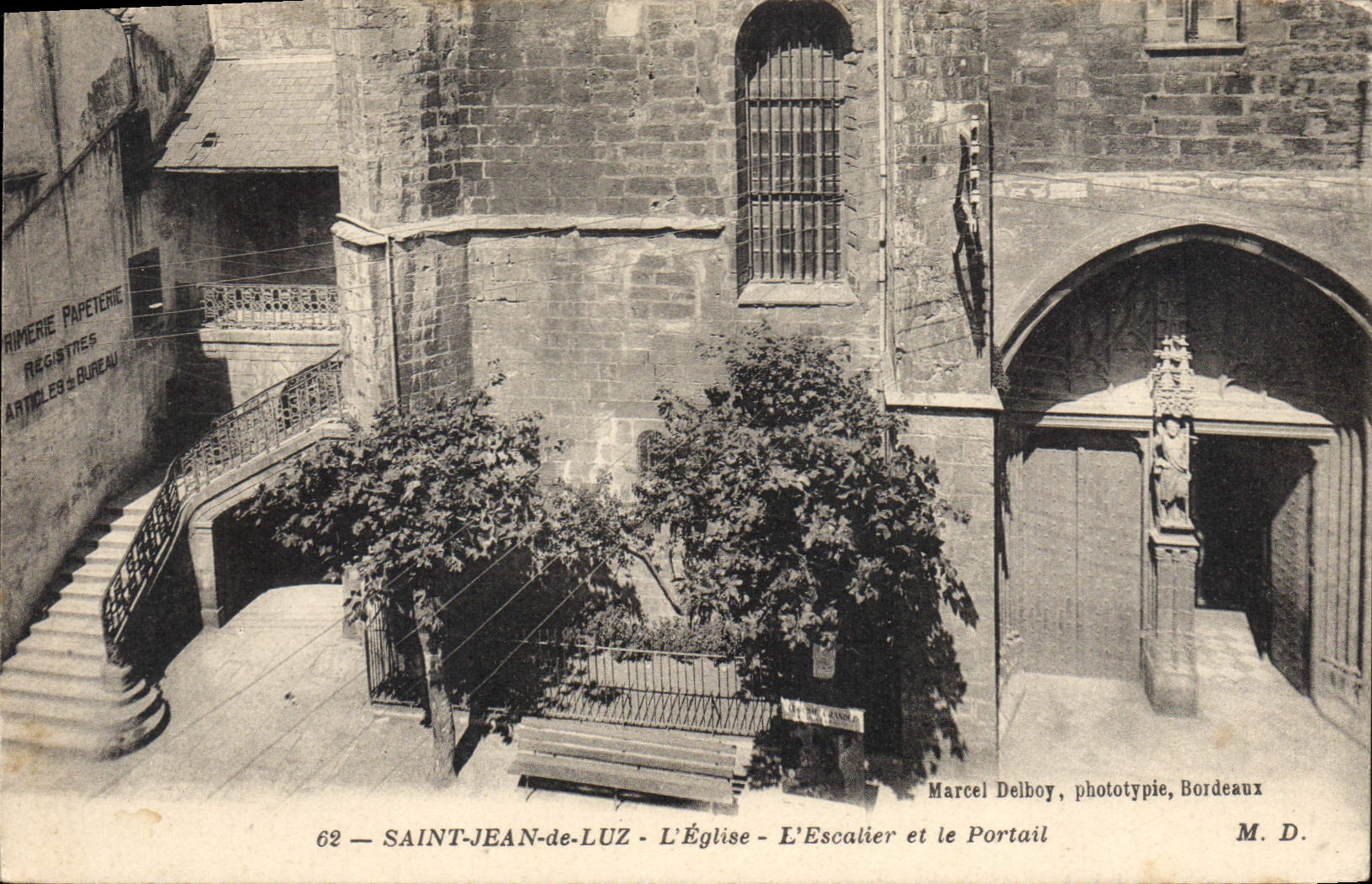 CPA Saint Jean de Luz l'Eglise L'Escalier et le Portail