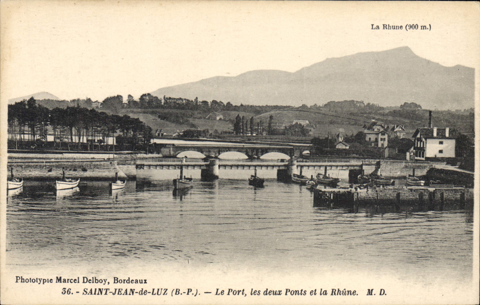 CPA Saint Jean de Luz Le Port les deux Ponts et la Rhune