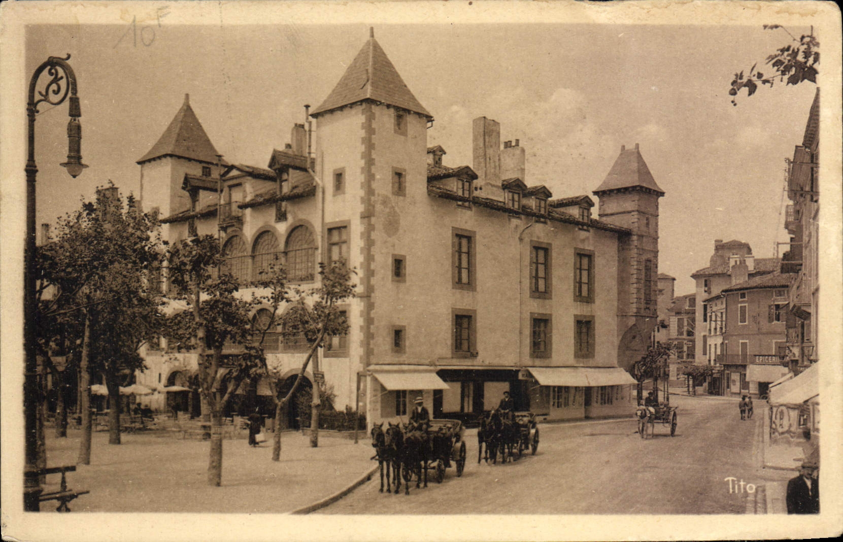 CPA Saint Jean de Luz (Cote Basque) La Maison de Louis XIV