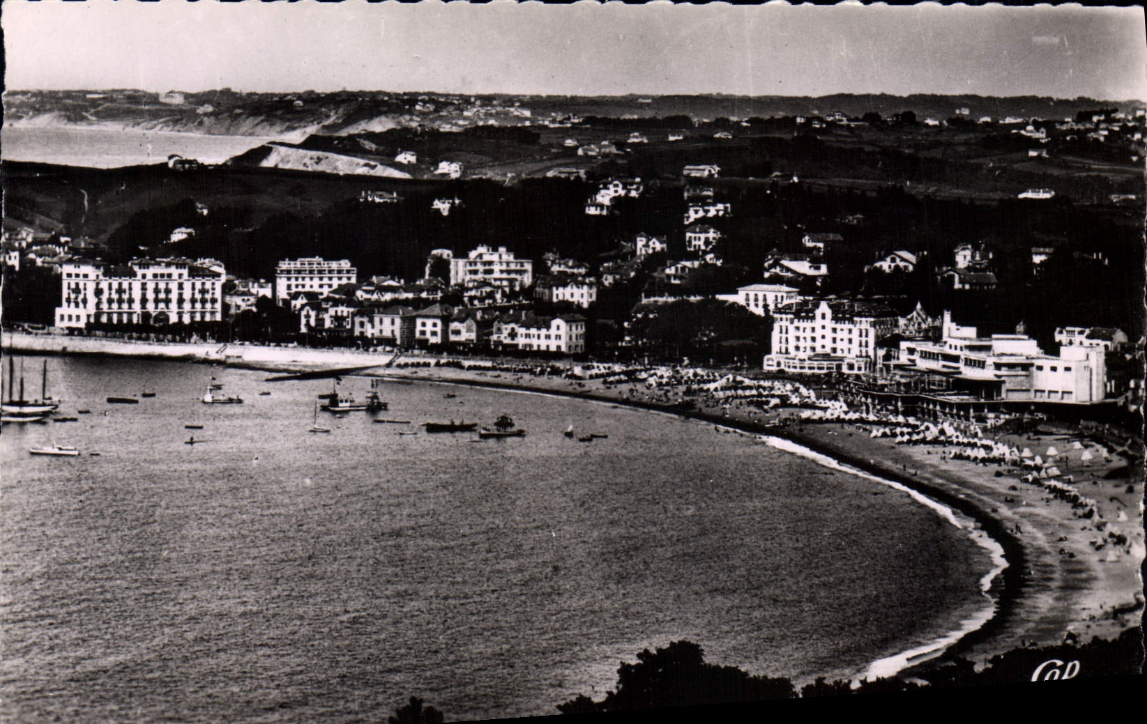 CPM Saint Jean de Luz Plage prise et de la Tour de Boragain