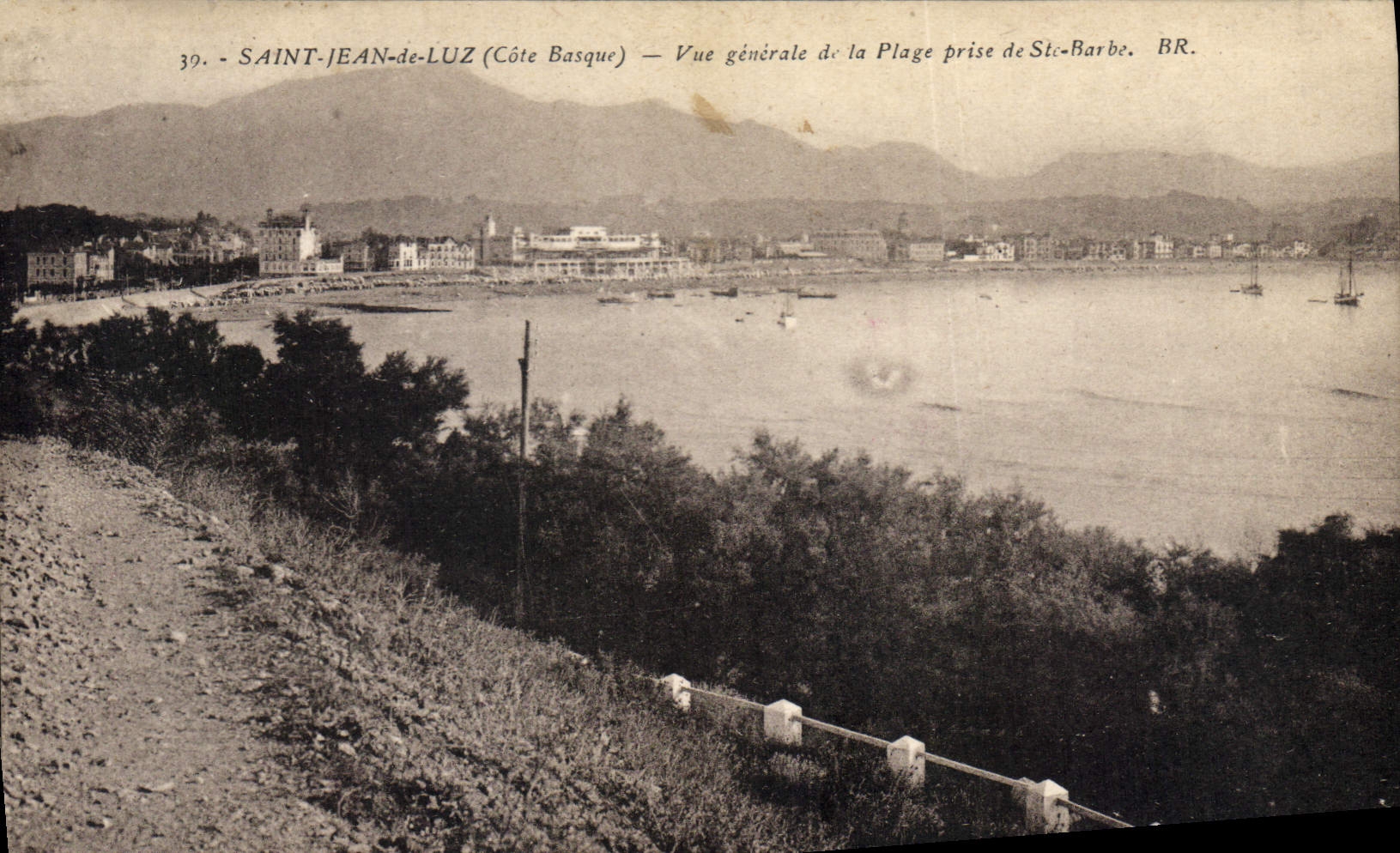 CPA Saint Jean de Luz (Cote Basque) Vue generale de la Plage prise de St Barbe