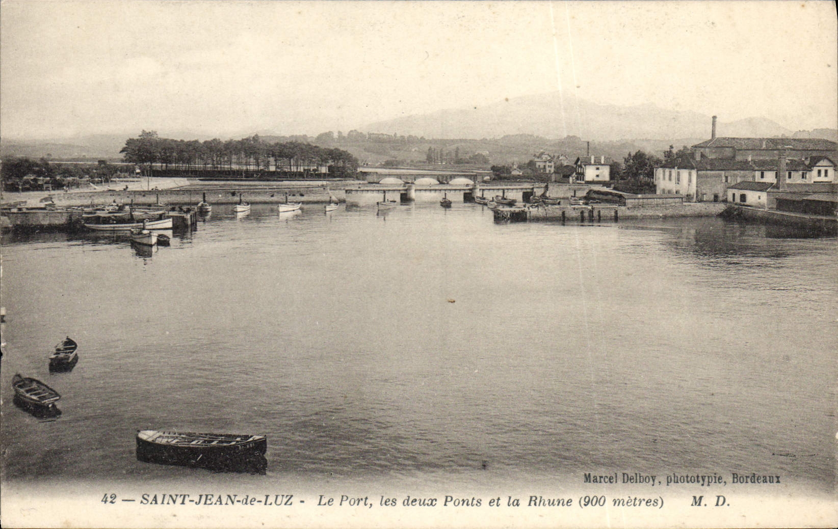CPA Saint Jean de Luz Le Port les deux Ponts et la Rhune (900 metre)
