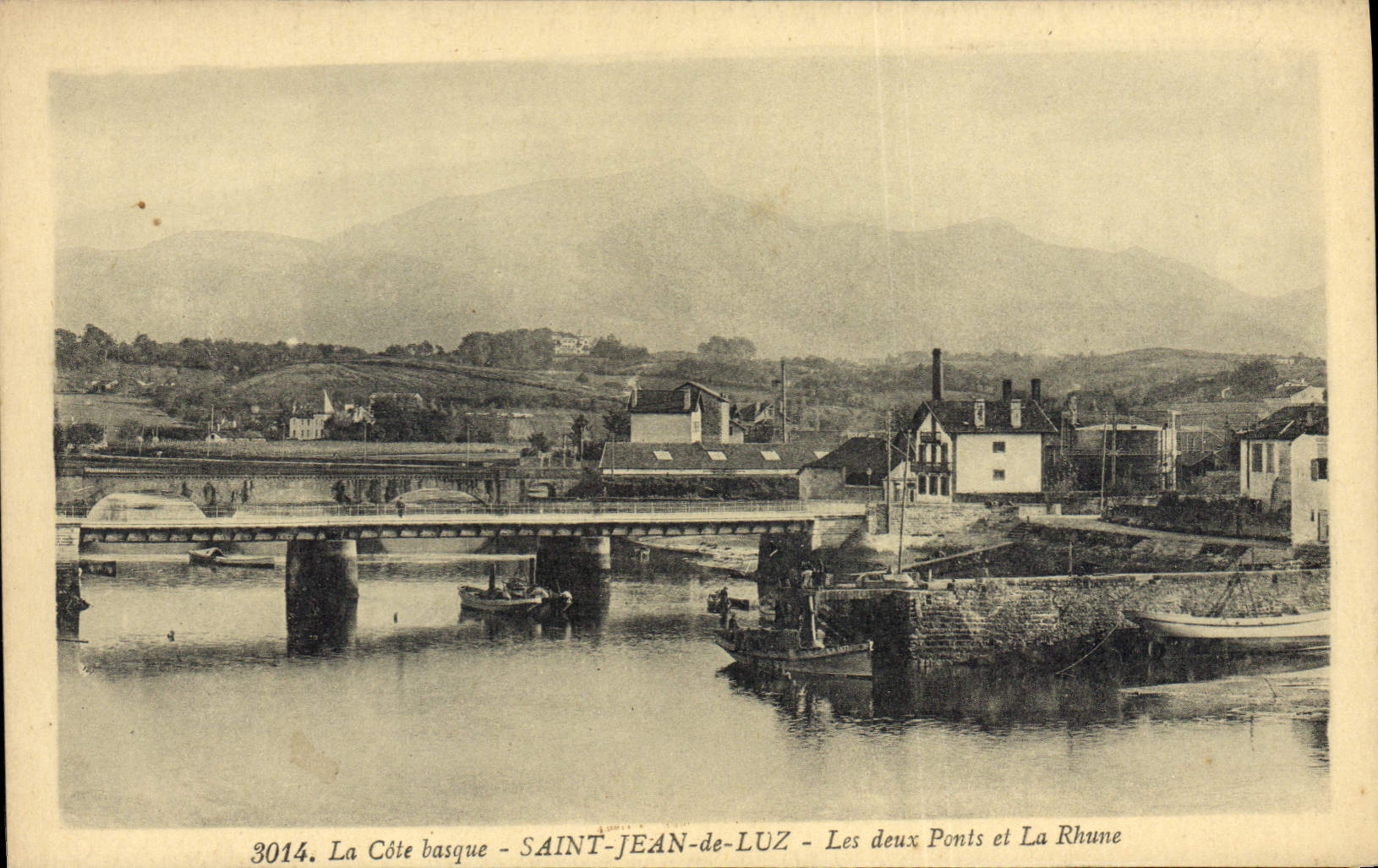 CPA Saint Jean de Luz La Cote basque Les deux points et la Rhune