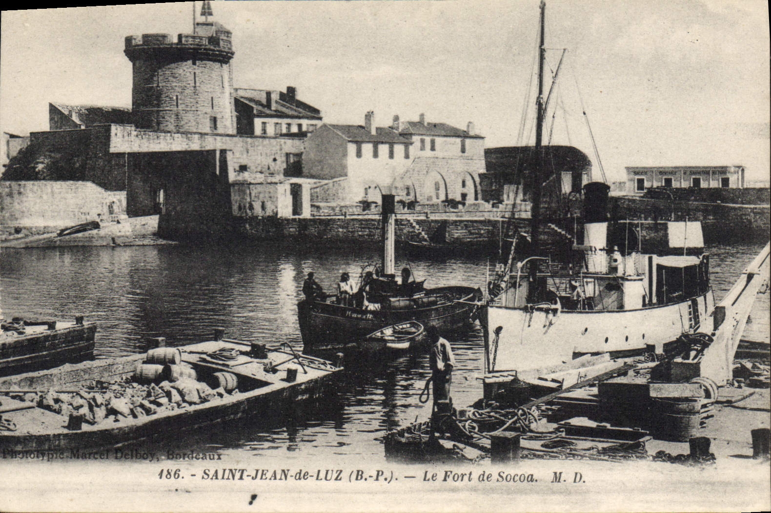 CPA Saint Jean de Luz (B P) Le Fort de Socoa Batreaux