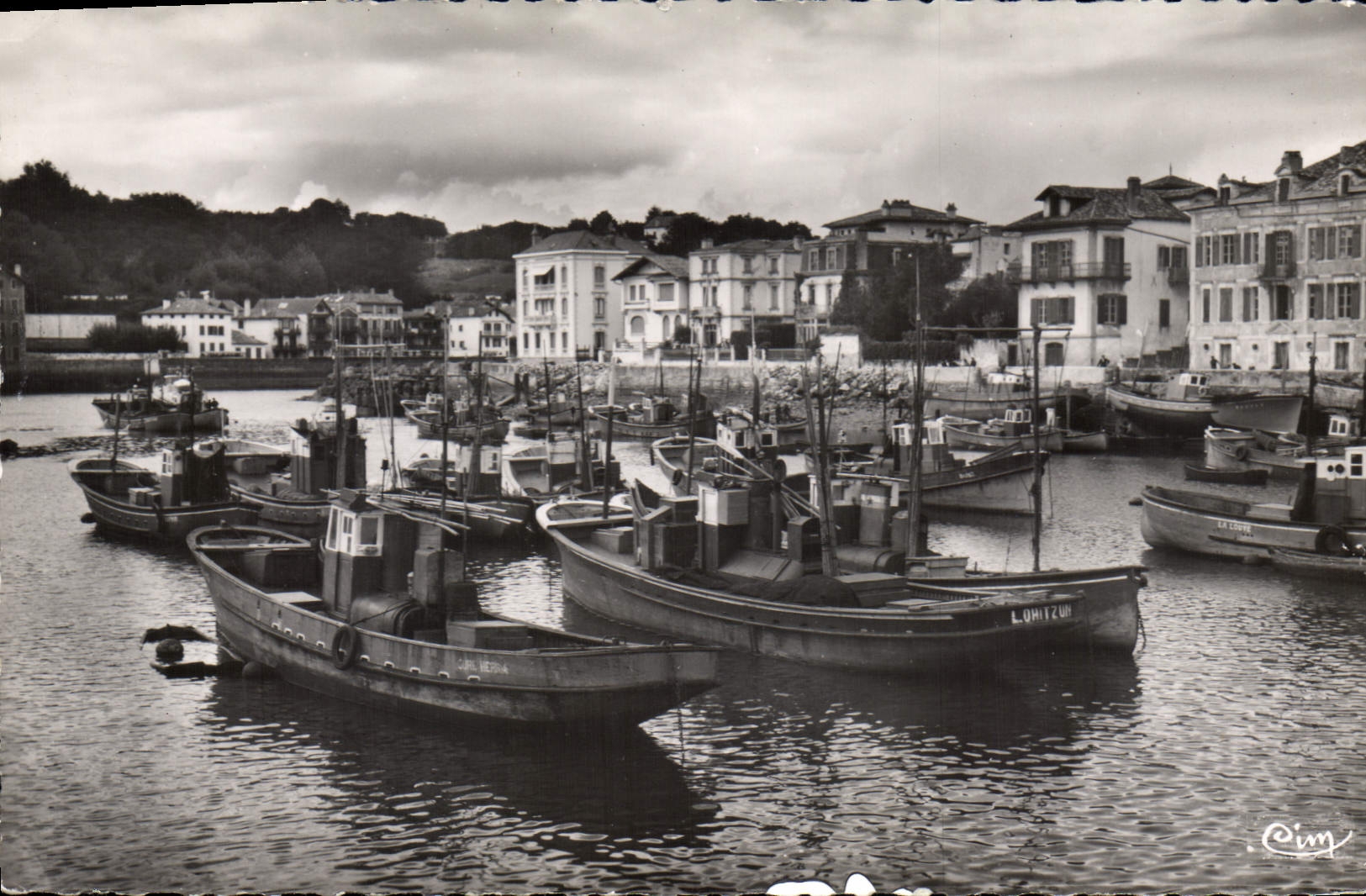 CPM Saint Jean de Luz (B Pyr ) Le Port