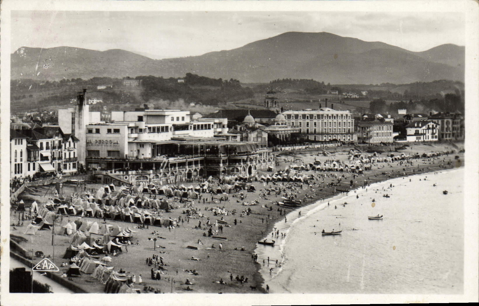 CPM Saint Jean de Luz  Vue generale de la Plage