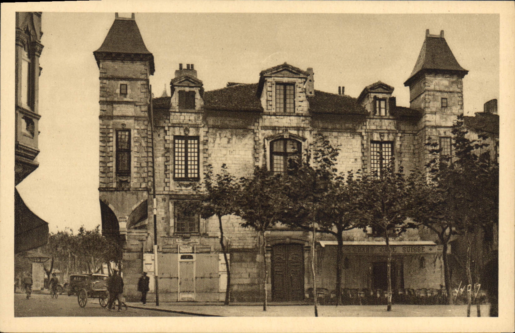 CPA Saint Jean de Luz  (B Pyr) Chateau de Louis XIV bati sous louis XIII