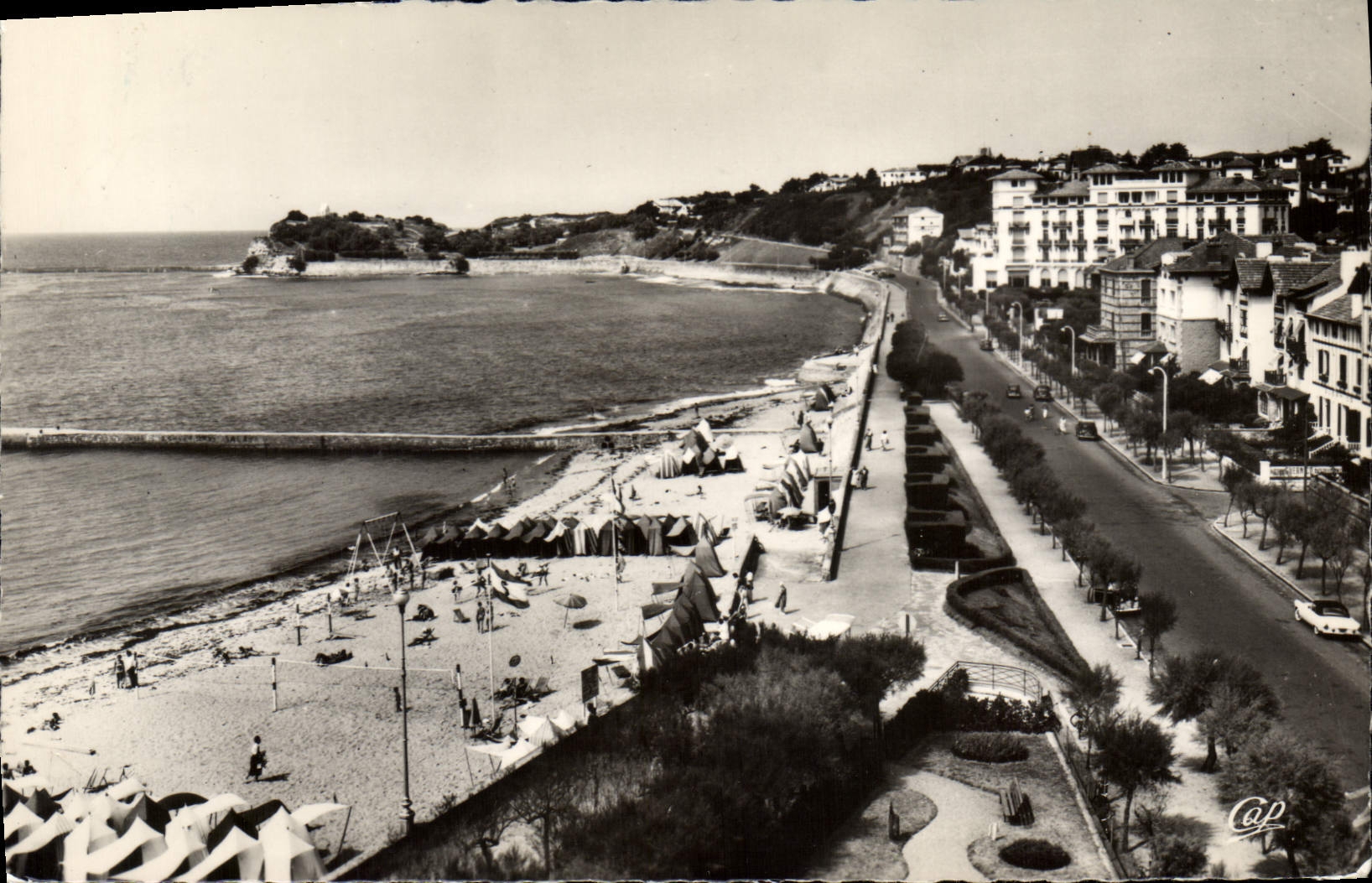 CPM Saint Jean de Luz La Plage et la Pointe Ste Barbe