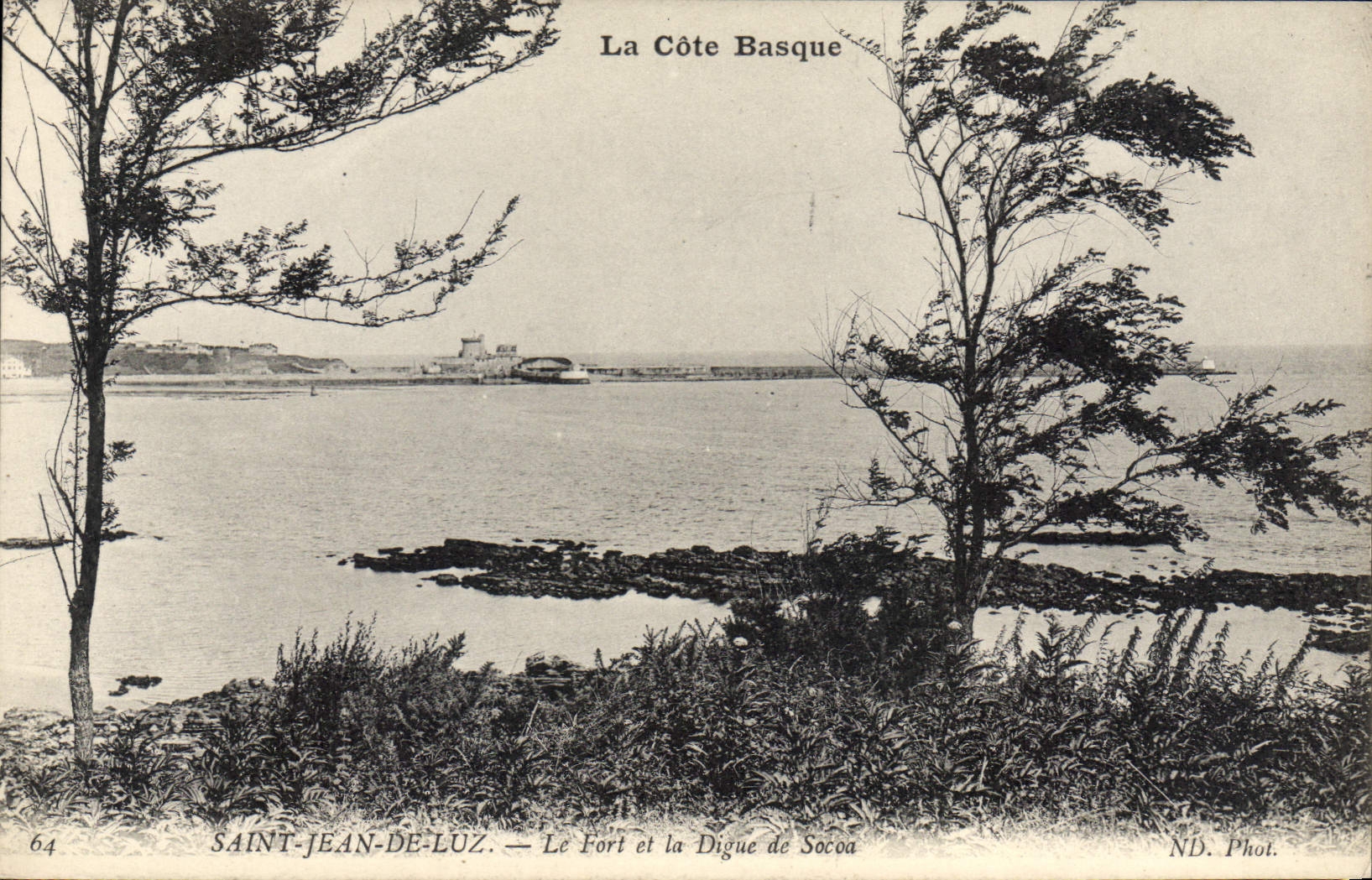 CPA Saint Jean de Luz Le Fort et la Digue de Socoa