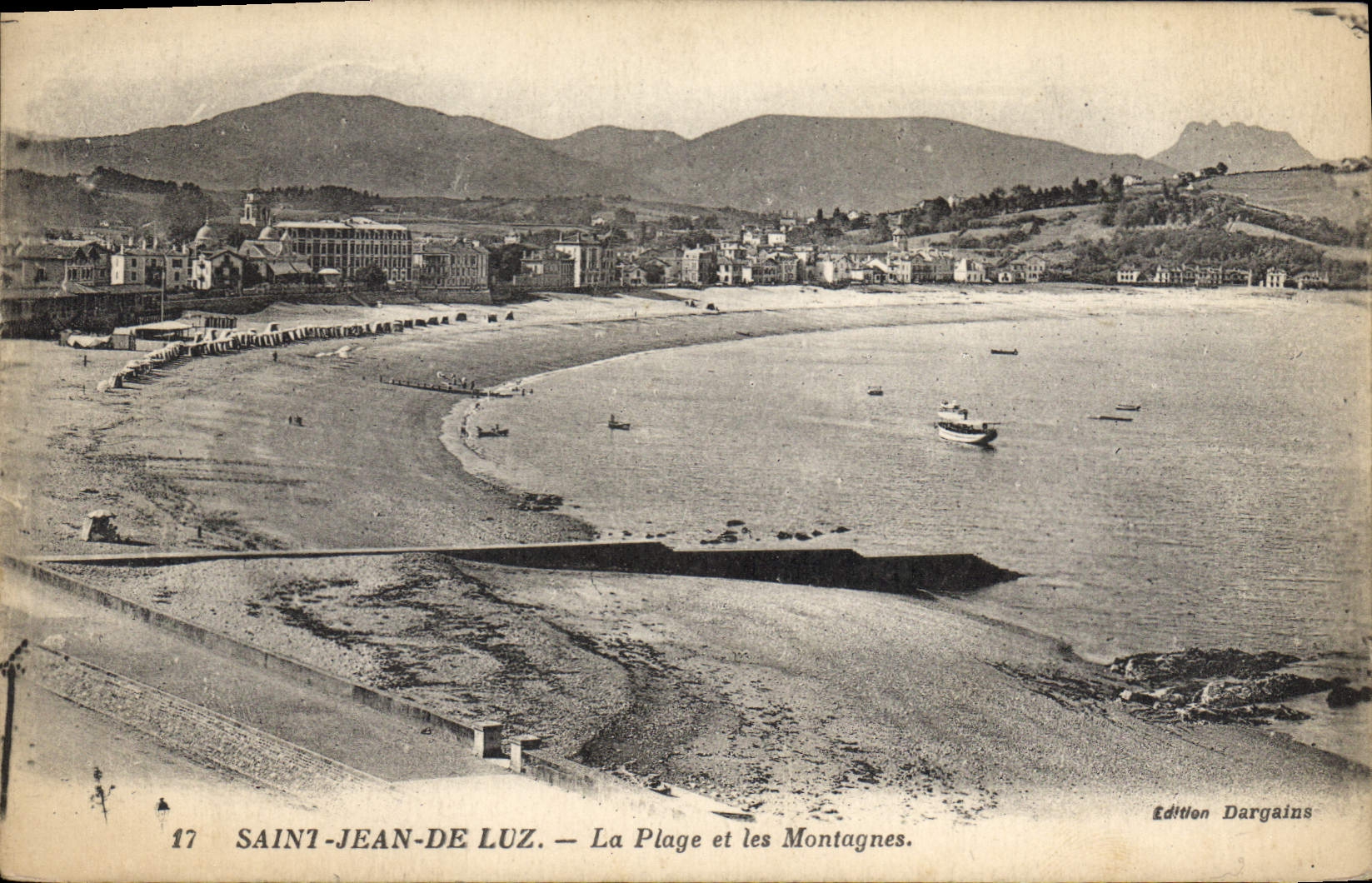 CPA Saint Jean de Luz La Plage et les Montagnes