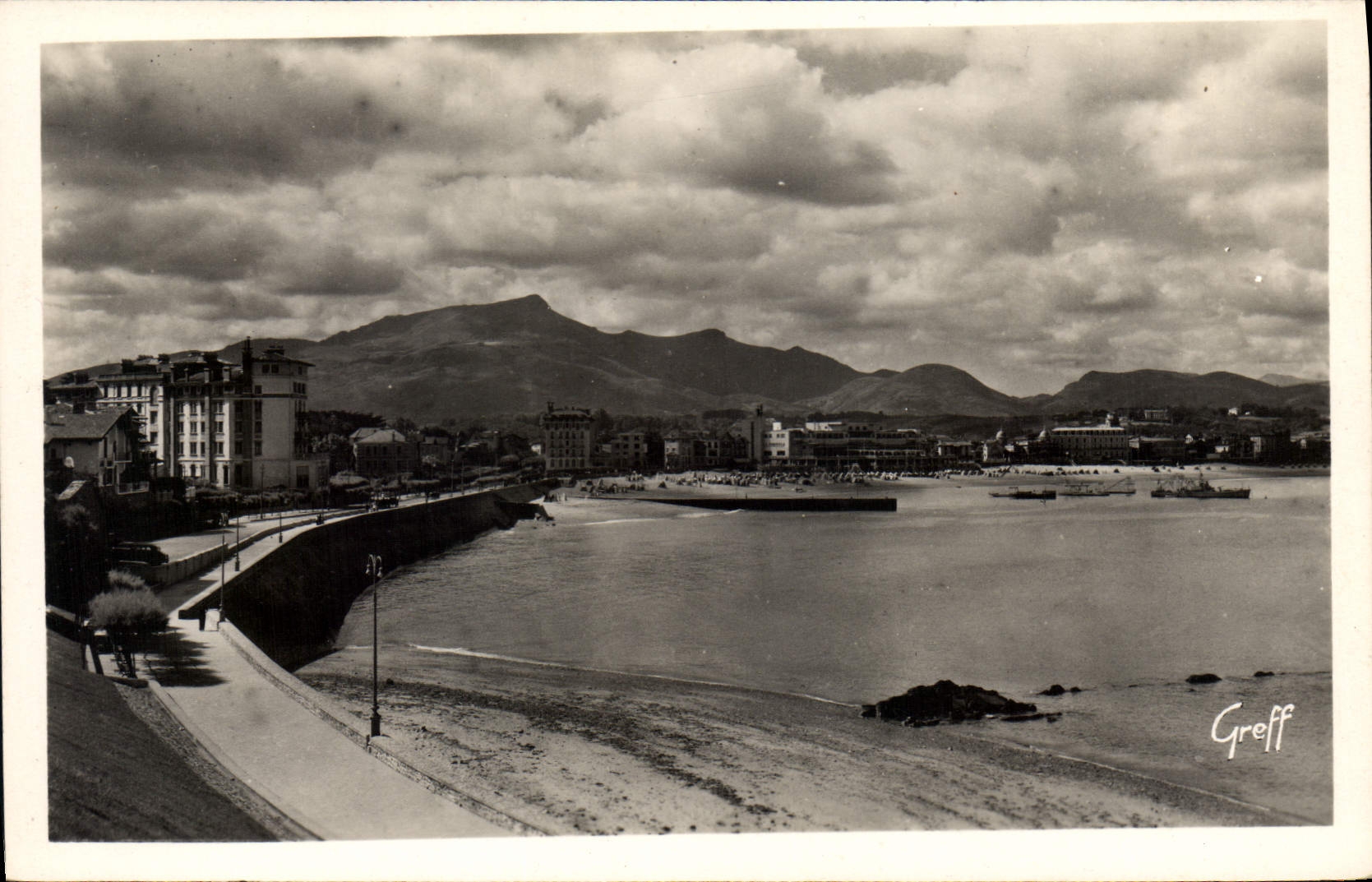 CPM Saint Jean de Luz ( Basses Pyrenees) En pays basque La rade et le Massif de la Rhune