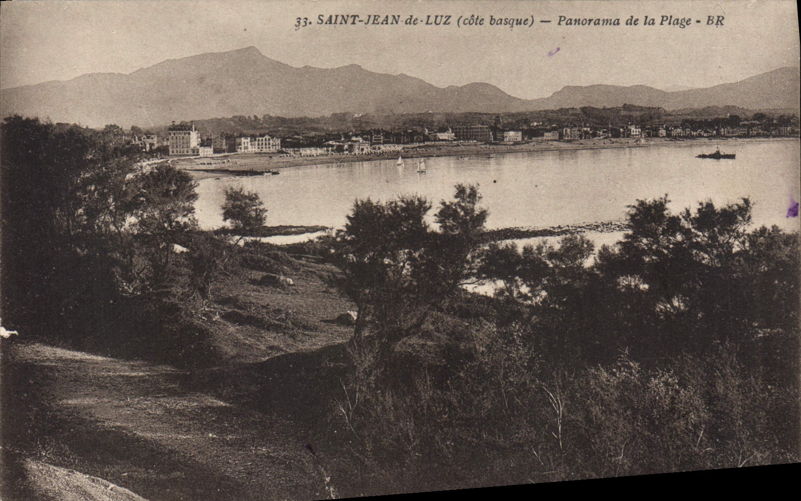 CPA Saint Jean de Luz (Basses Pyrenees) Panorama de la Plage