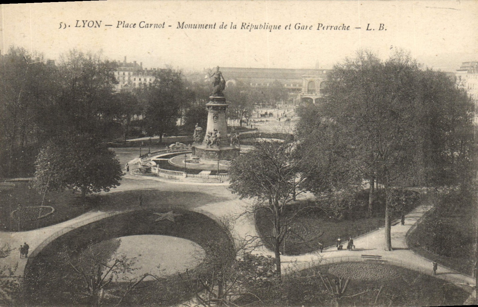 CPA Lyon Place Carnot Monument de la Republique et Gare Perrache