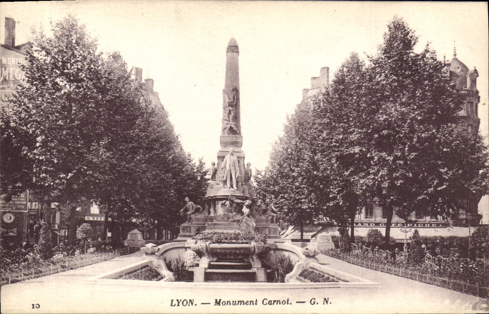 CPA Lyon Monument Carnot