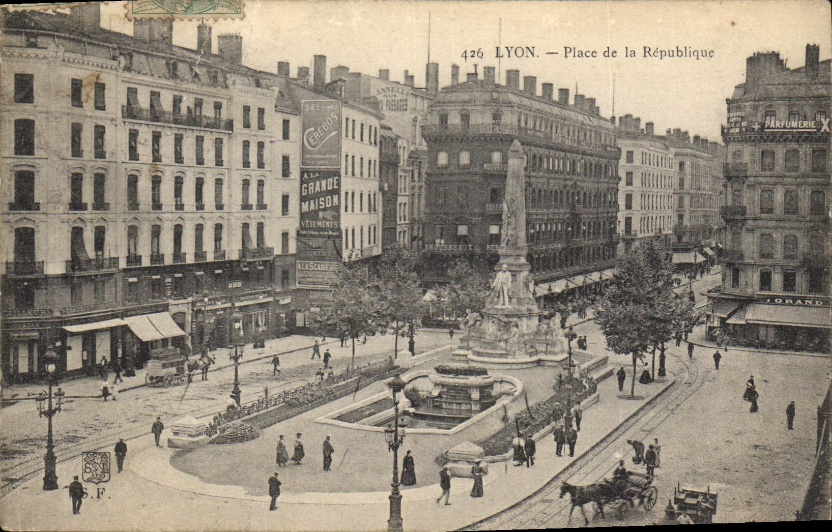 CPA Lyon Place de la Republique