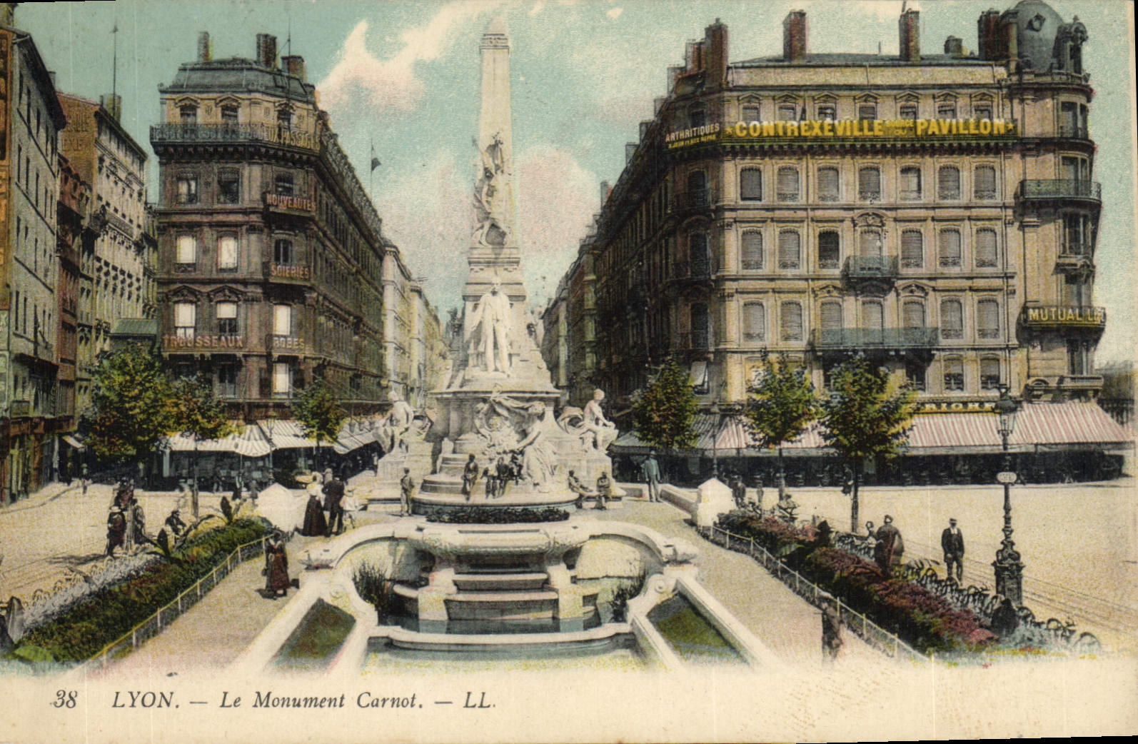 CPA Lyon Le Monument Carnot