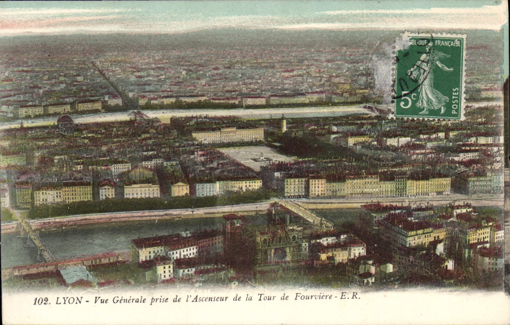 CPA Lyon Vue generale prise de l'Ascenseur de la Tour de Fourviere