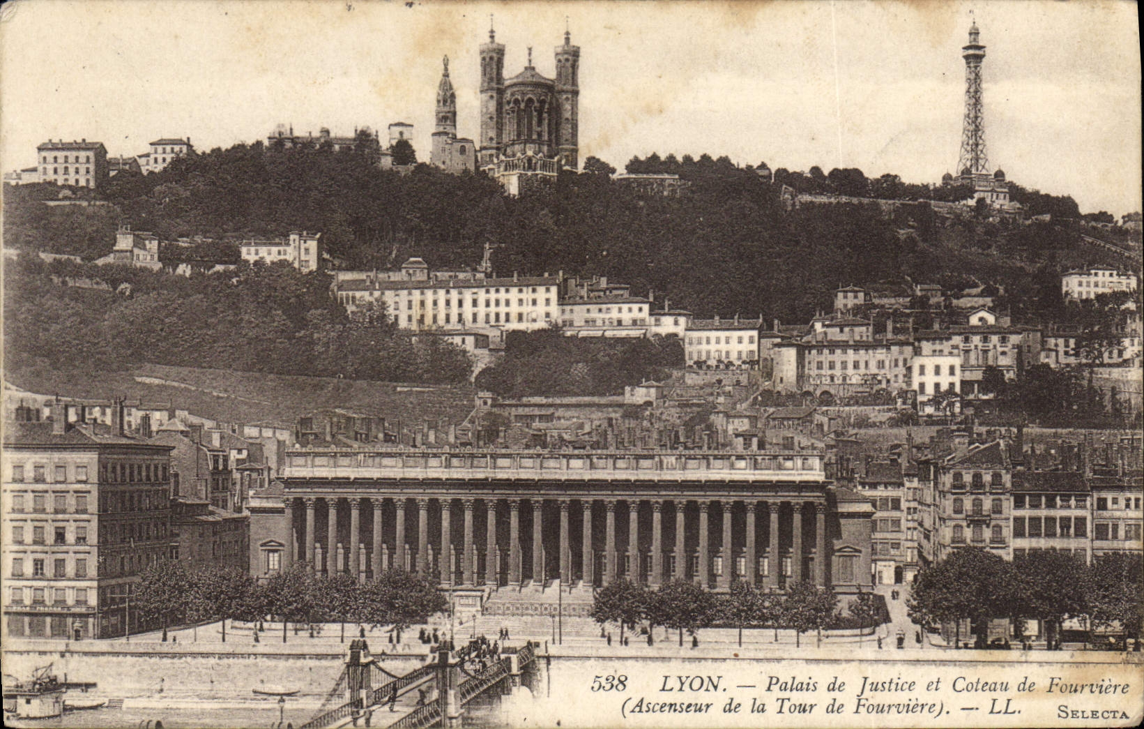 CPA Lyon Plais de justice et coteau de Fourviere(Ascenseur de la Tour de Fourviere)