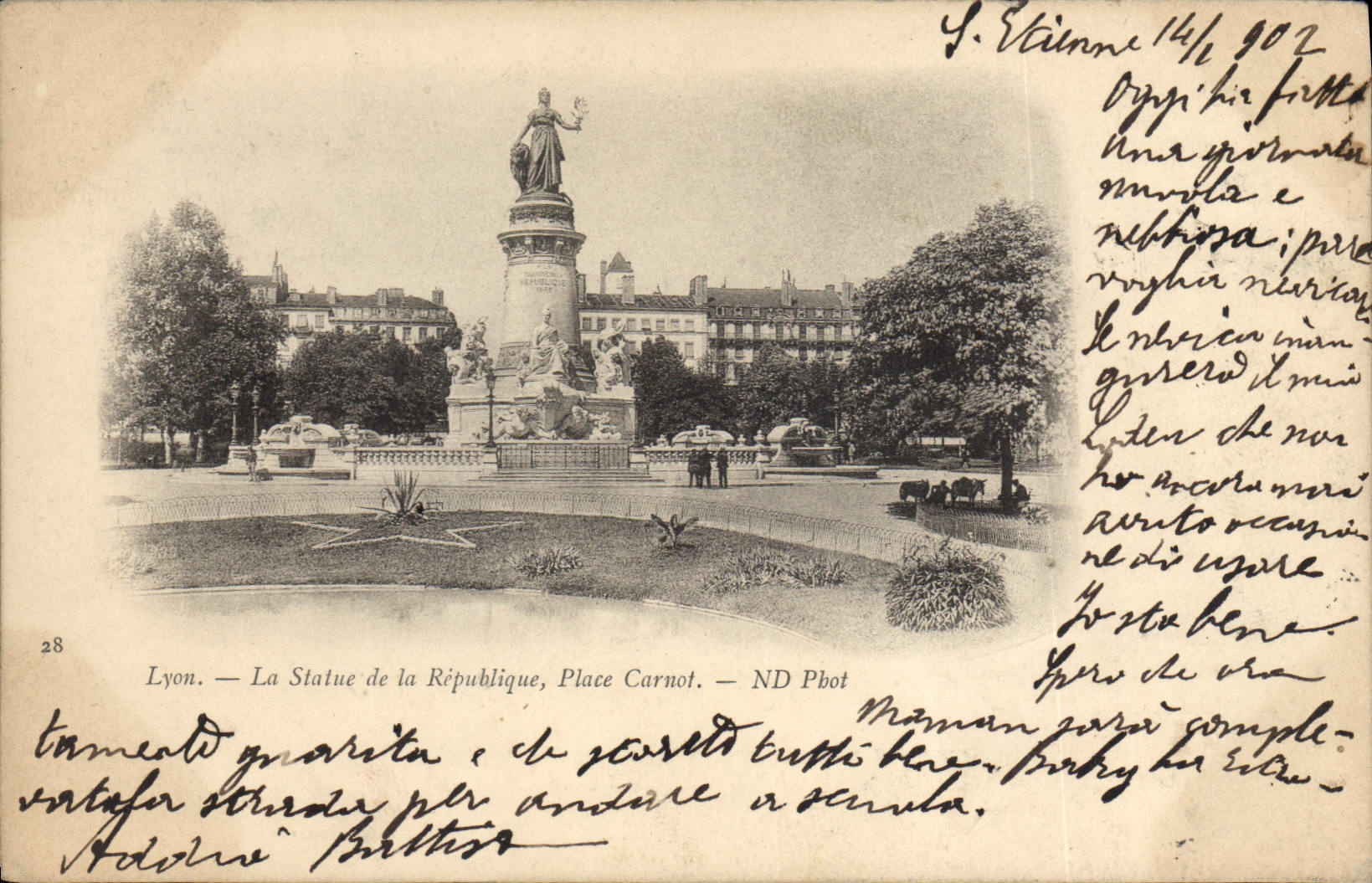 CPA Lyon La Statue de la Republique Place Carnot