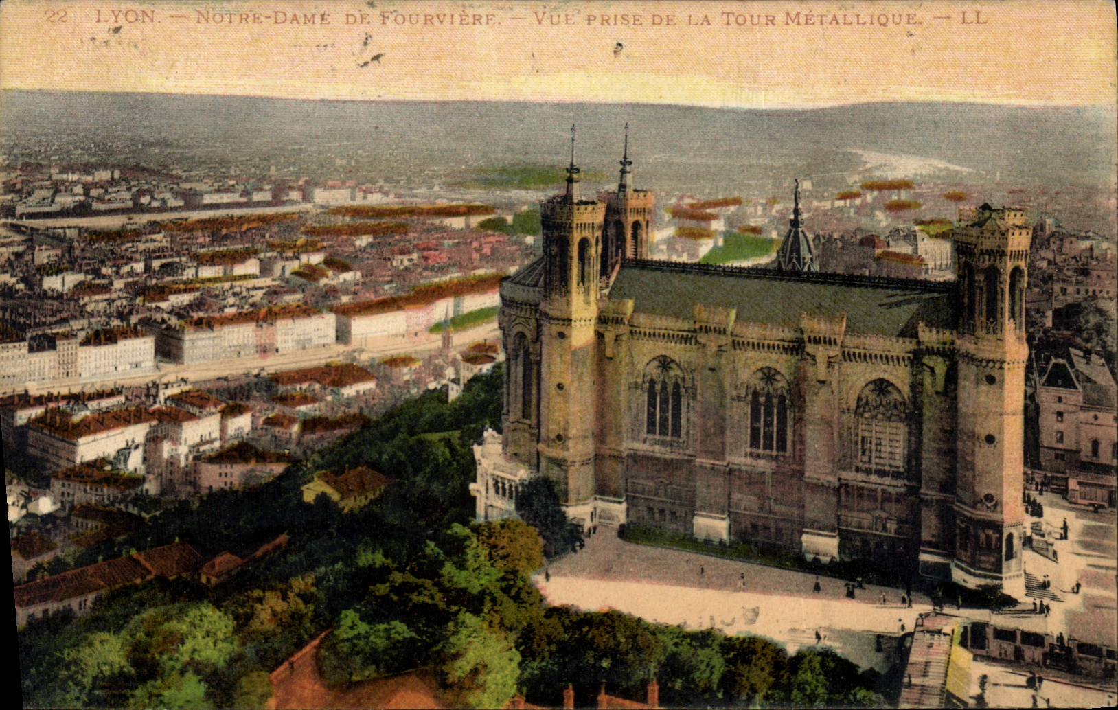 CPA Lyon Notre Dame de Fourviere Vue prise de la Tour Metallique