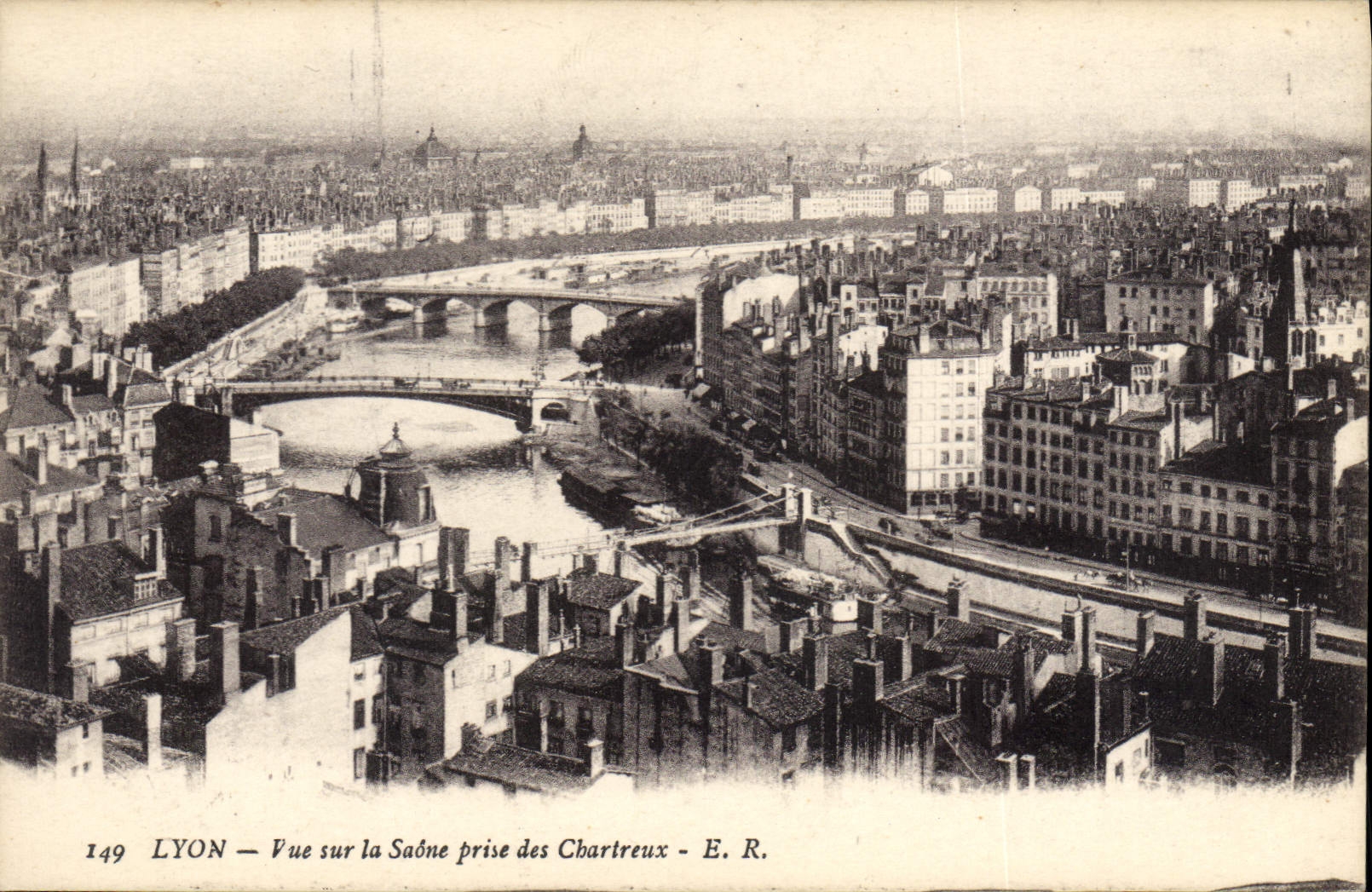 CPA Lyon Vue sur la Saone prise des Chartreux