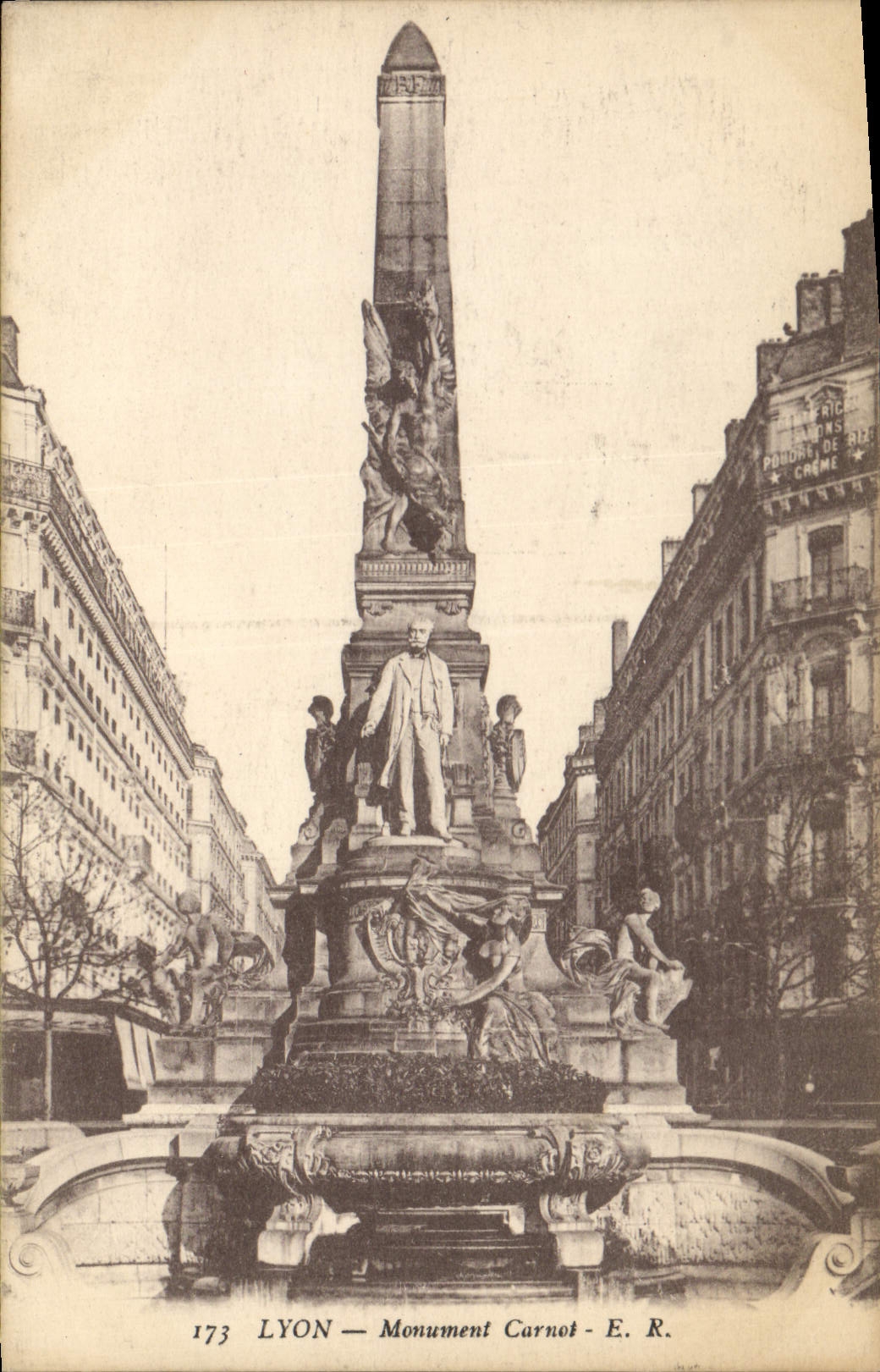 CPA Lyon Monument Carnot