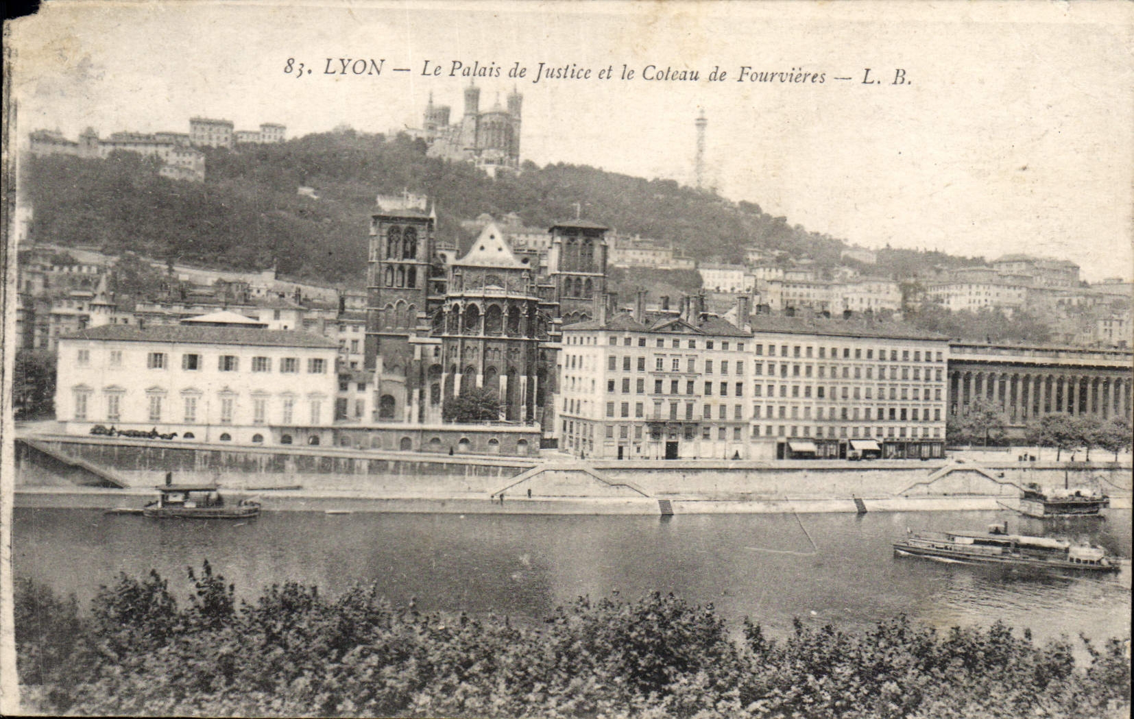 CPA Lyon Le Palais de Justice et le Coteau de Fourvieres