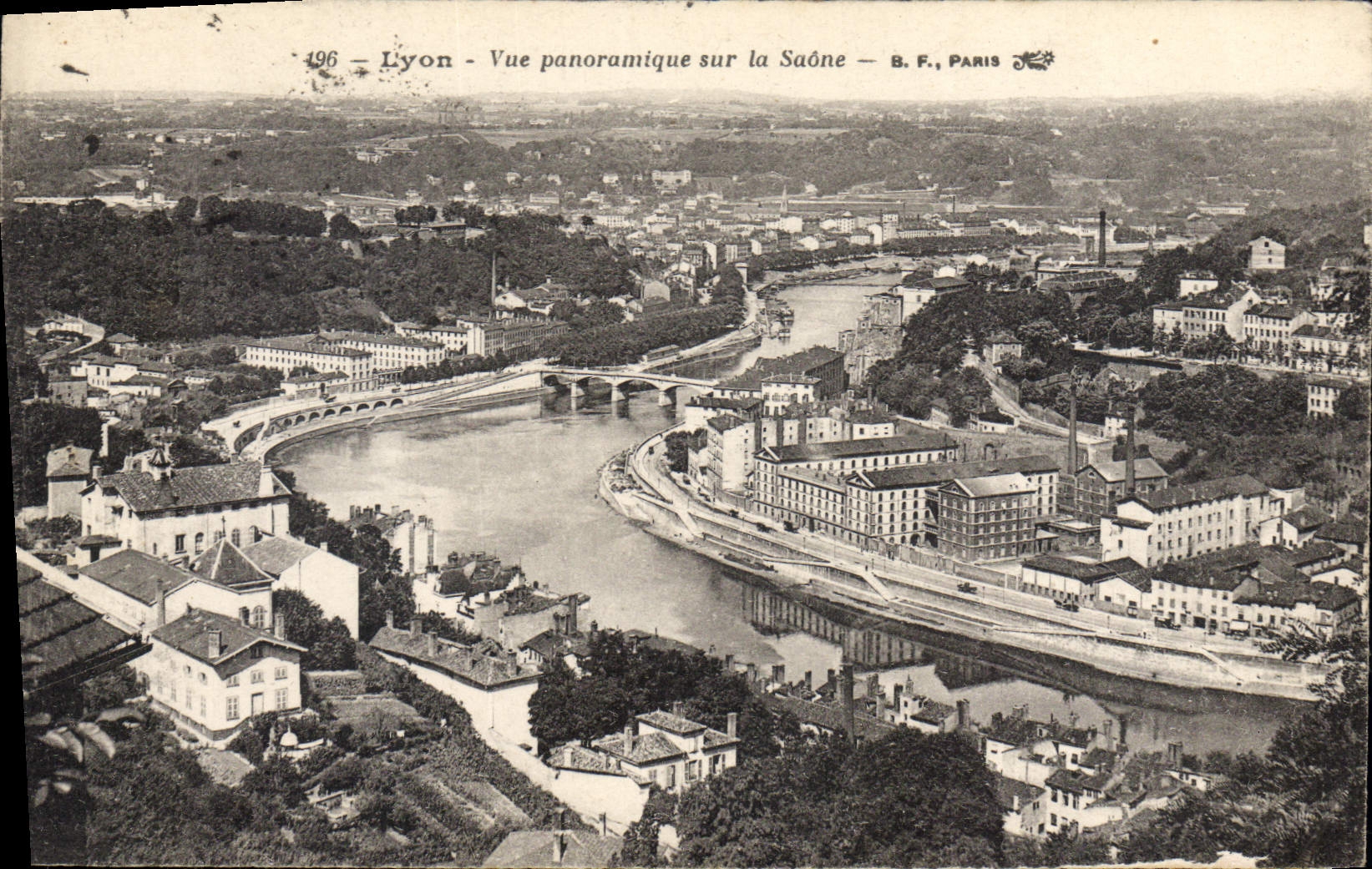 CPA Lyon Vue panoramique sur la Saone