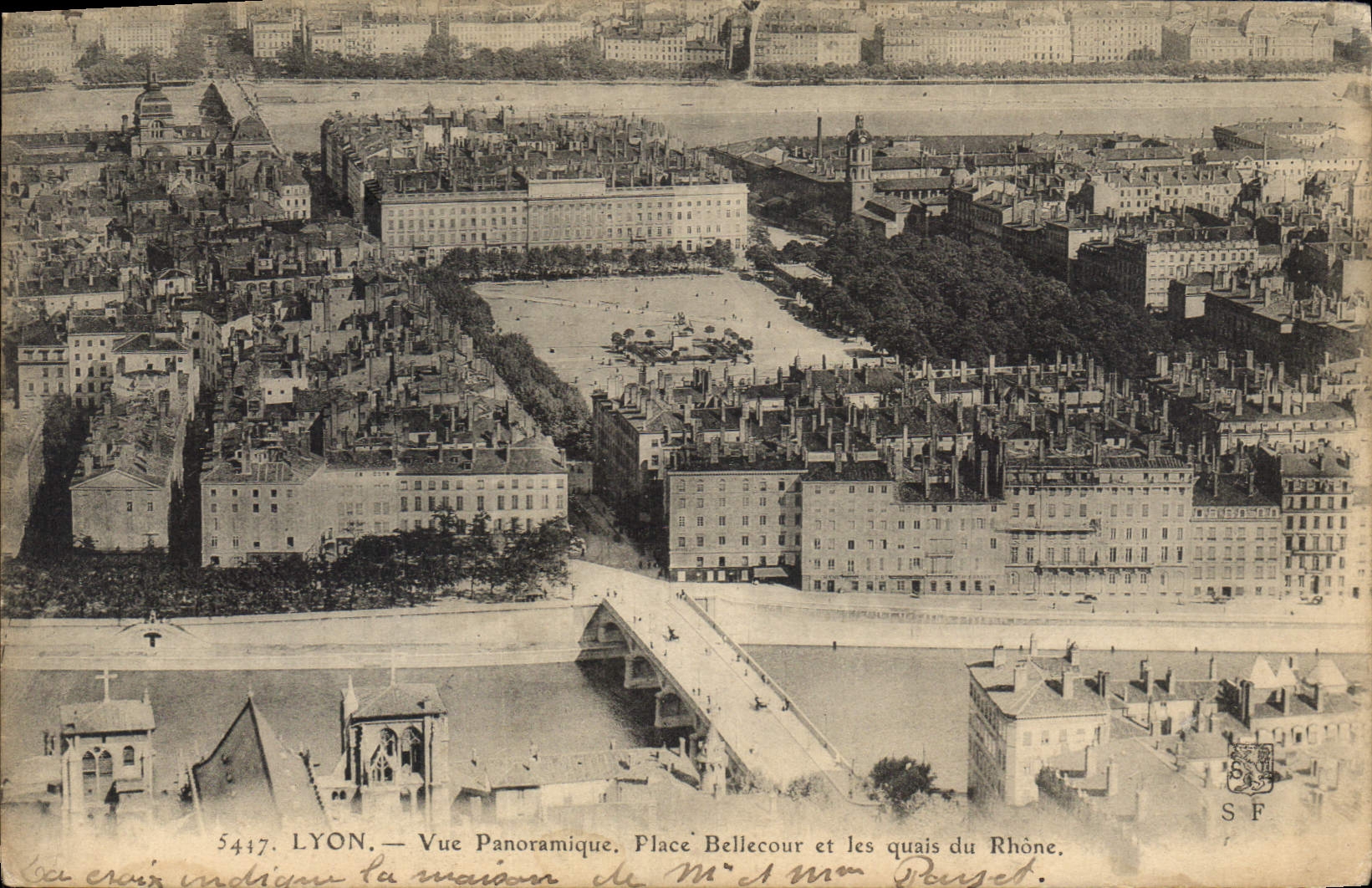CPA Lyon Vue Panoramique Place et les Quais du Rhone