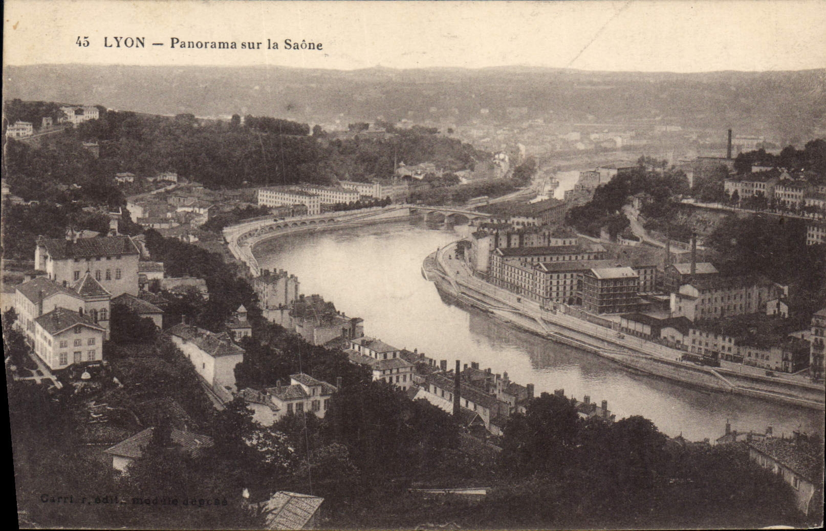 CPA Lyon Panorama sur la Saone
